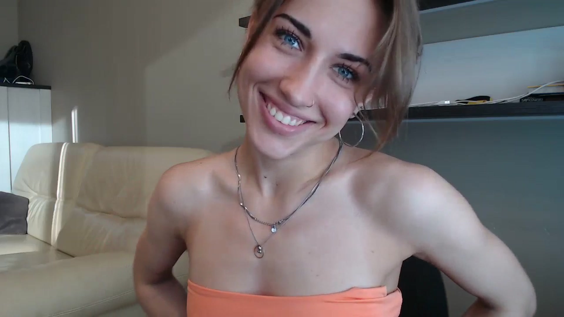 Gallery image thumbnail from GalaxyAnisia's myfreecams stream on, 08/11/2024, 16:48 image 11 of 20