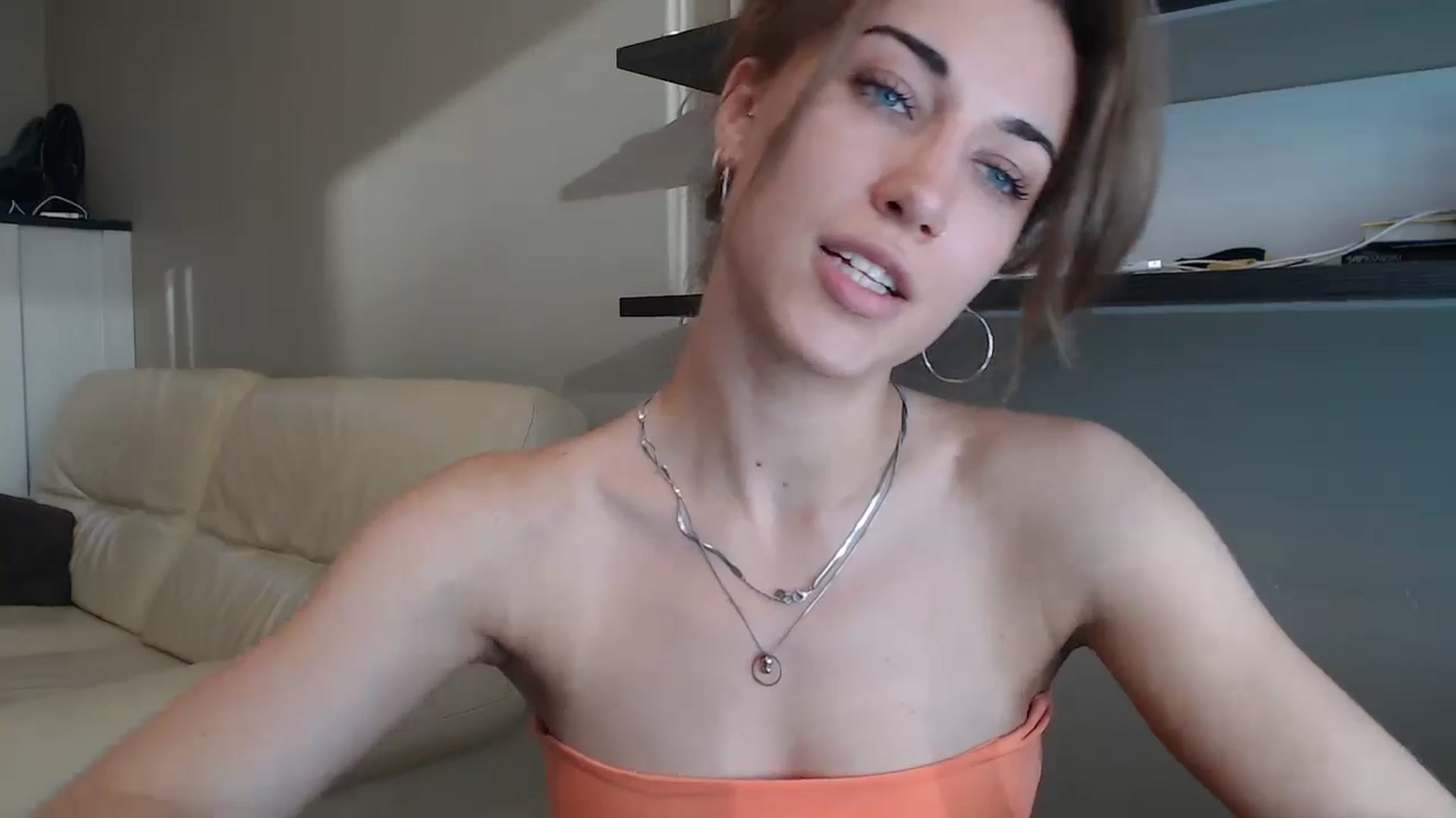 Gallery image thumbnail from GalaxyAnisia's myfreecams stream on, 08/11/2024, 16:48 image 18 of 20