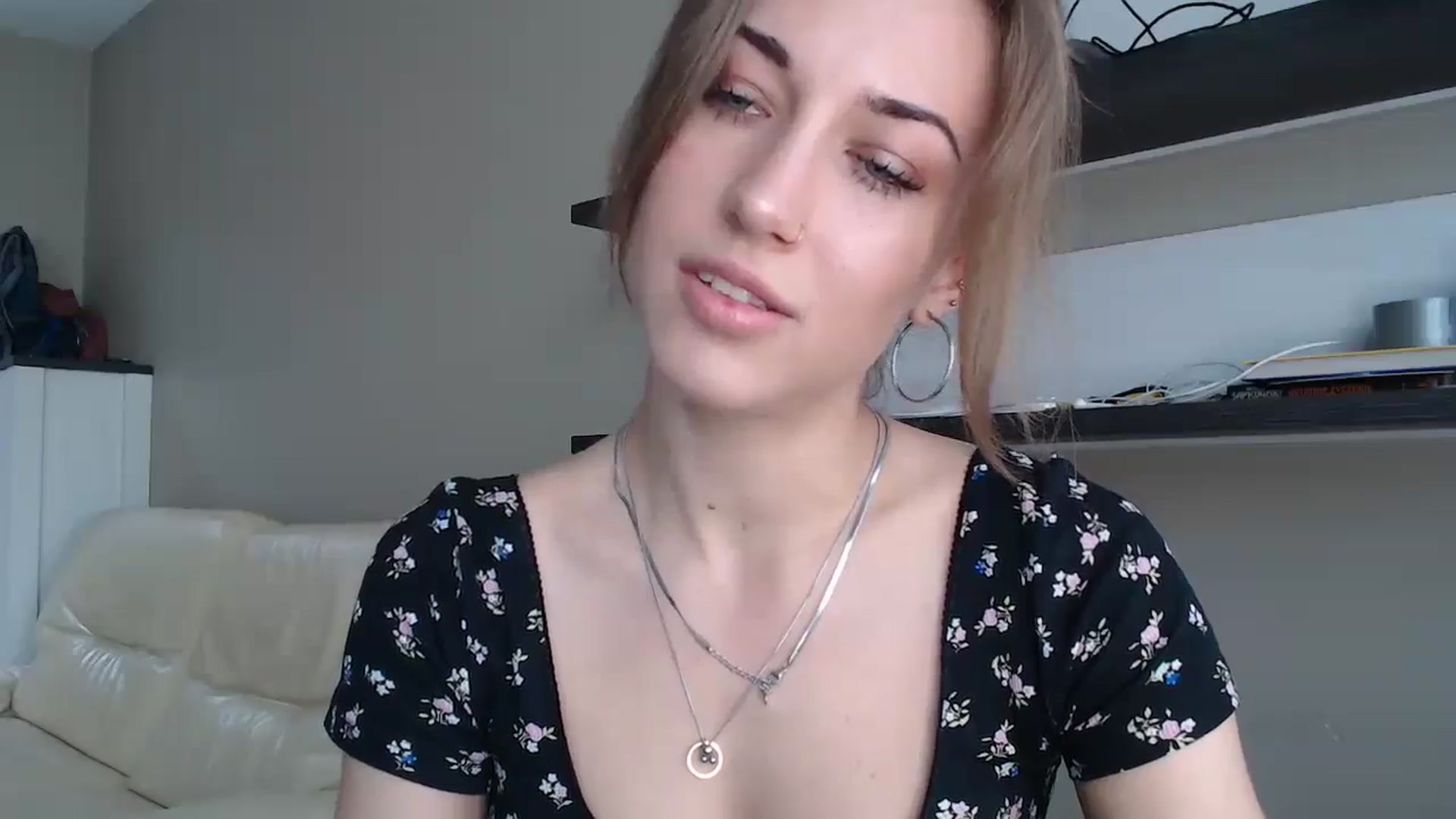 Gallery image thumbnail from GalaxyAnisia's myfreecams stream on, 08/12/2024, 16:33 image 2 of 20