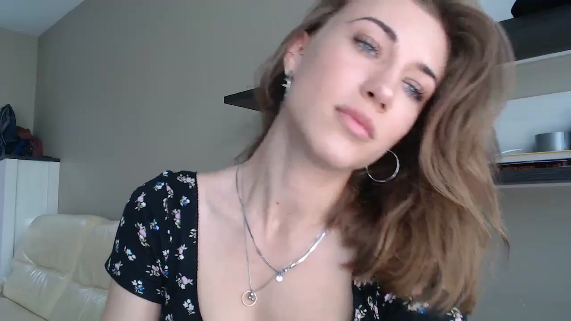Gallery image thumbnail from GalaxyAnisia's myfreecams stream on, 08/12/2024, 16:33 image 16 of 20