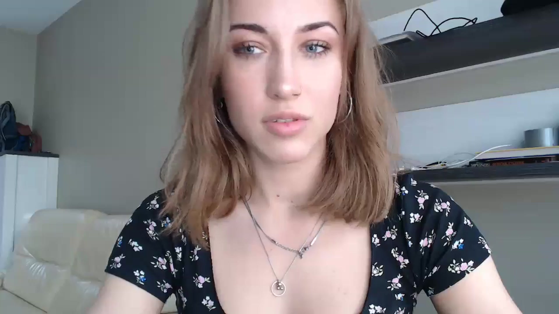 Gallery image thumbnail from GalaxyAnisia's myfreecams stream on, 08/12/2024, 16:33 image 17 of 20