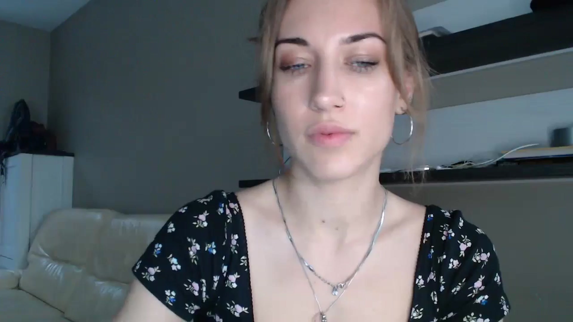 Gallery image thumbnail from GalaxyAnisia's myfreecams stream on, 08/12/2024, 19:01 image 2 of 20