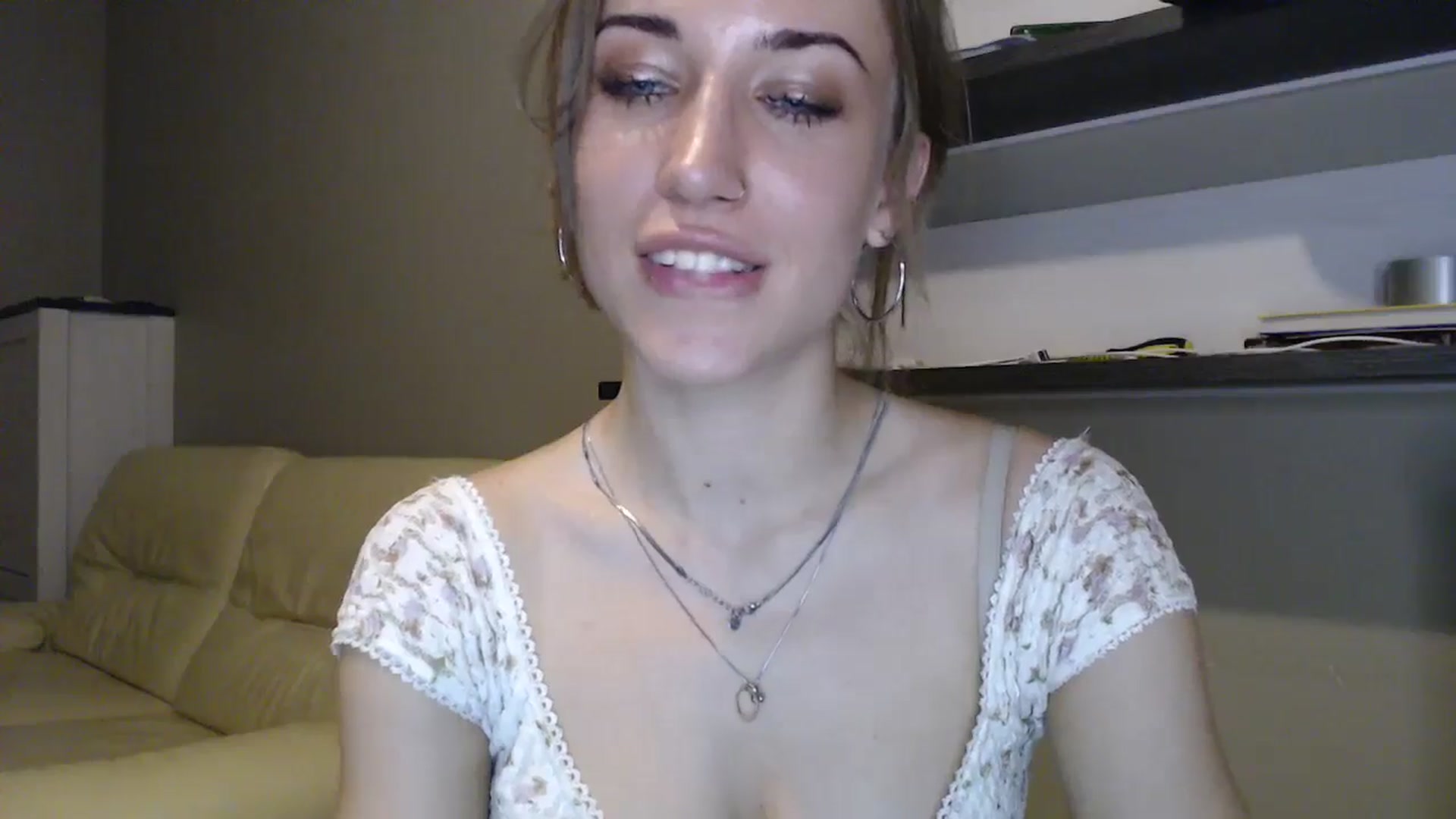 Gallery image thumbnail from GalaxyAnisia's myfreecams stream on, 08/14/2024, 02:57 image 17 of 20