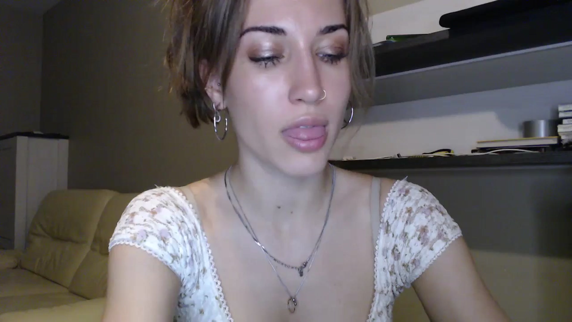 Gallery image thumbnail from GalaxyAnisia's myfreecams stream on, 08/14/2024, 02:57 image 3 of 20