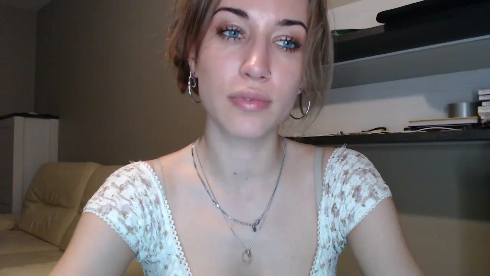 Gallery image thumbnail from GalaxyAnisia's myfreecams stream on, 08/14/2024, 02:57 image 4 of 20