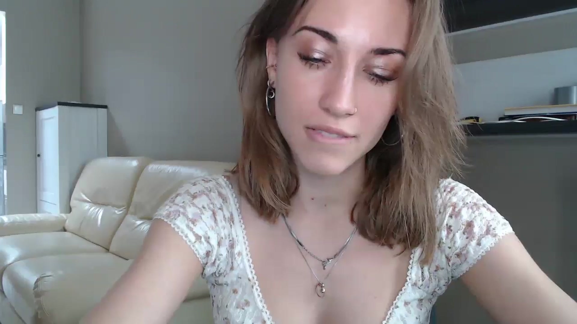 Gallery image thumbnail from GalaxyAnisia's myfreecams stream on, 08/15/2024, 13:37 image 14 of 20