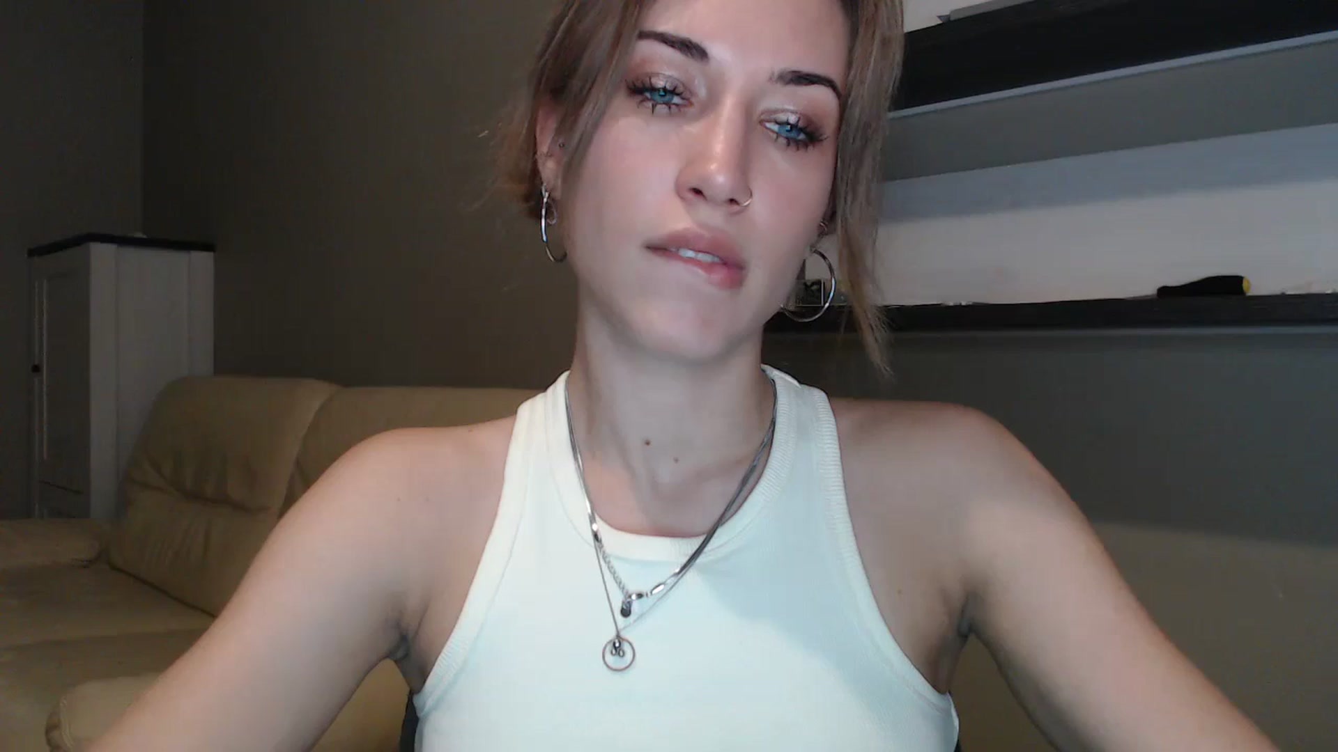 Gallery image thumbnail from GalaxyAnisia's myfreecams stream on, 08/17/2024, 20:42 image 1 of 20
