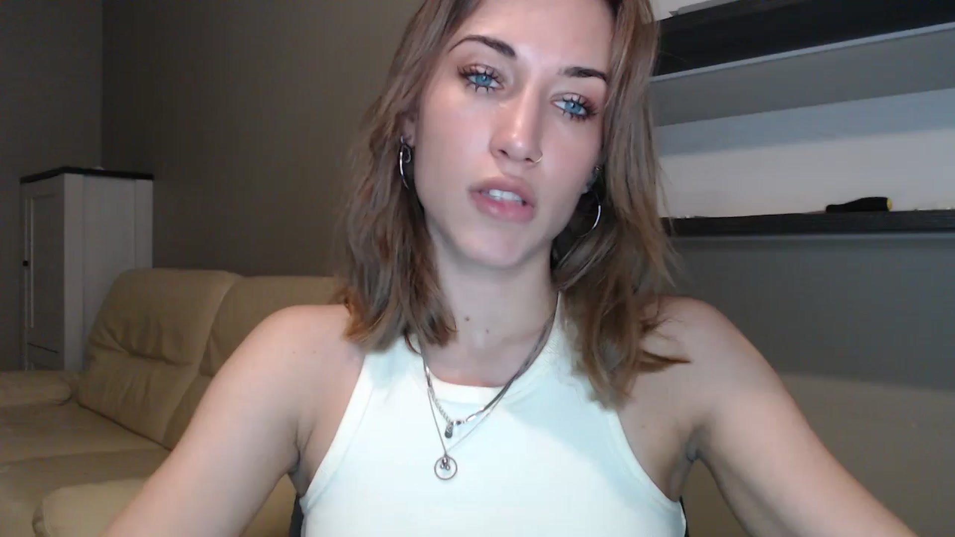 Gallery image thumbnail from GalaxyAnisia's myfreecams stream on, 08/17/2024, 20:42 image 11 of 20