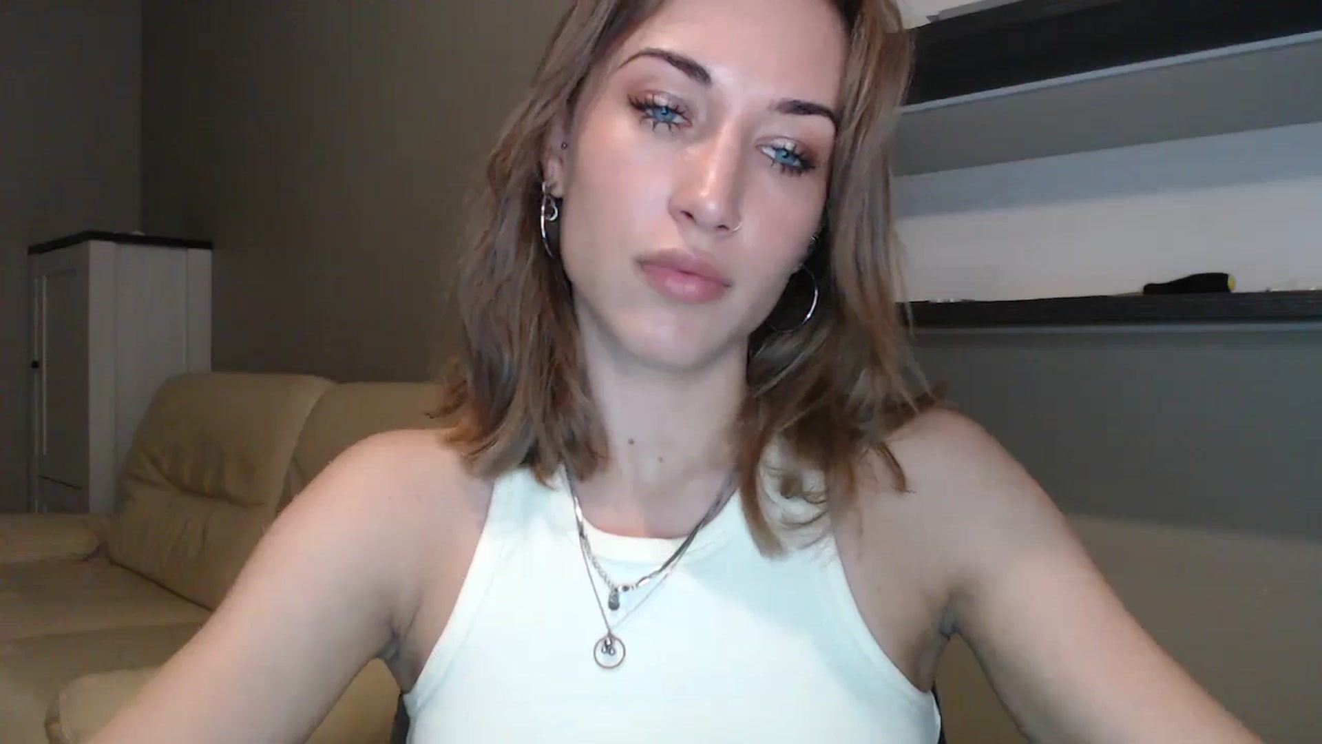 Gallery image thumbnail from GalaxyAnisia's myfreecams stream on, 08/17/2024, 20:42 image 8 of 20
