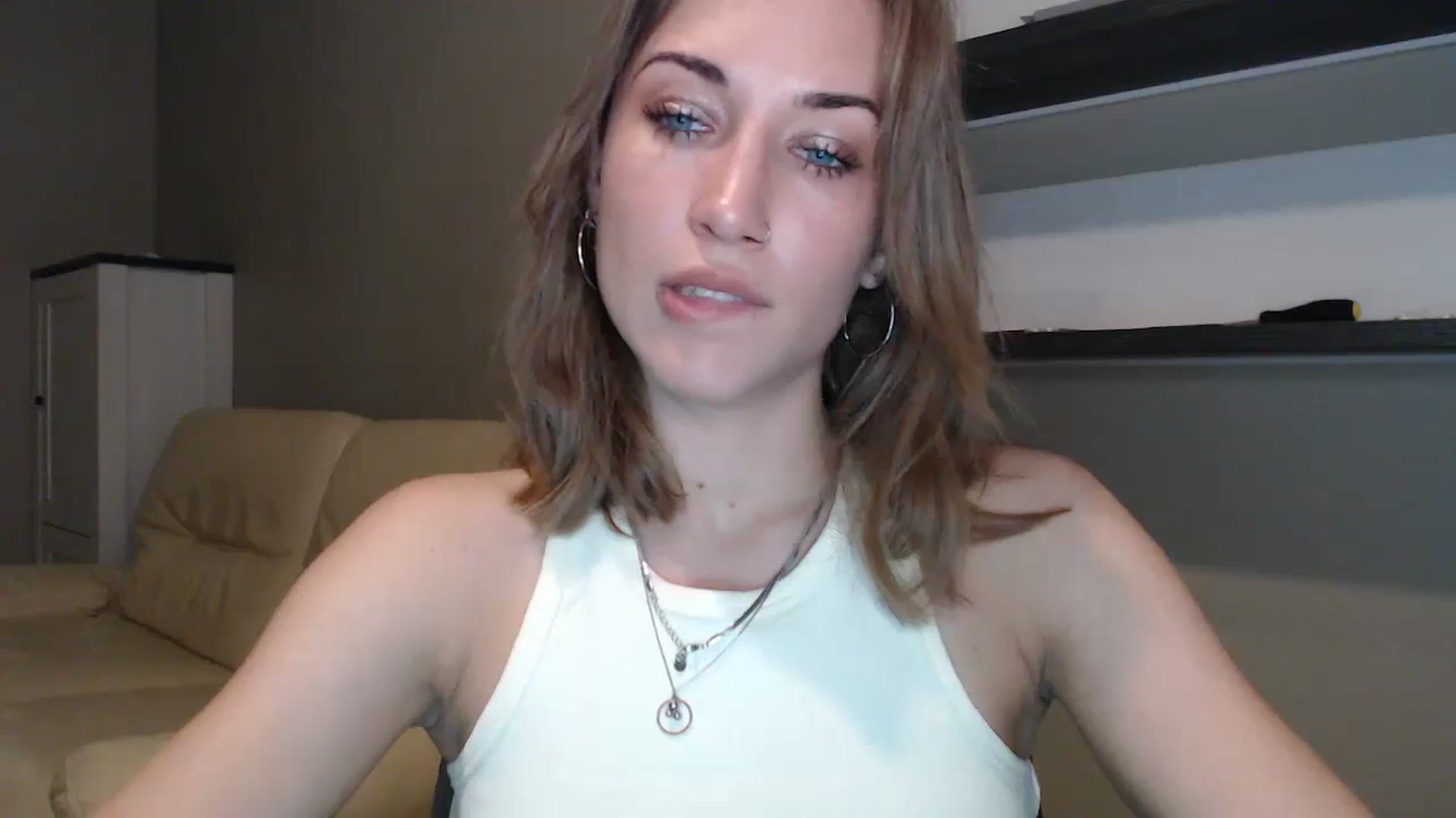 Gallery image thumbnail from GalaxyAnisia's myfreecams stream on, 08/17/2024, 20:42 image 9 of 20