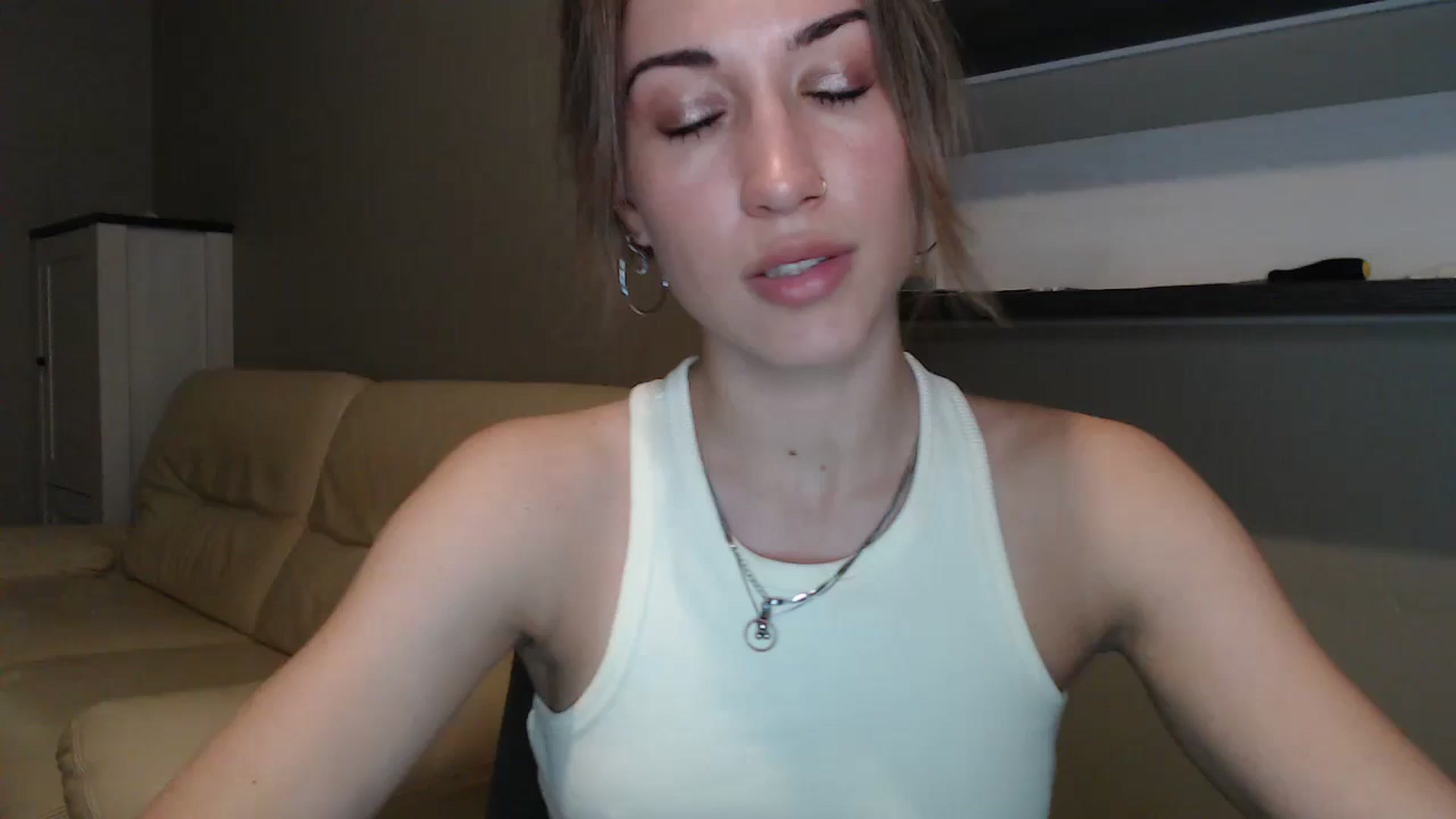 Gallery image thumbnail from GalaxyAnisia's myfreecams stream on, 08/17/2024, 21:05 image 9 of 20