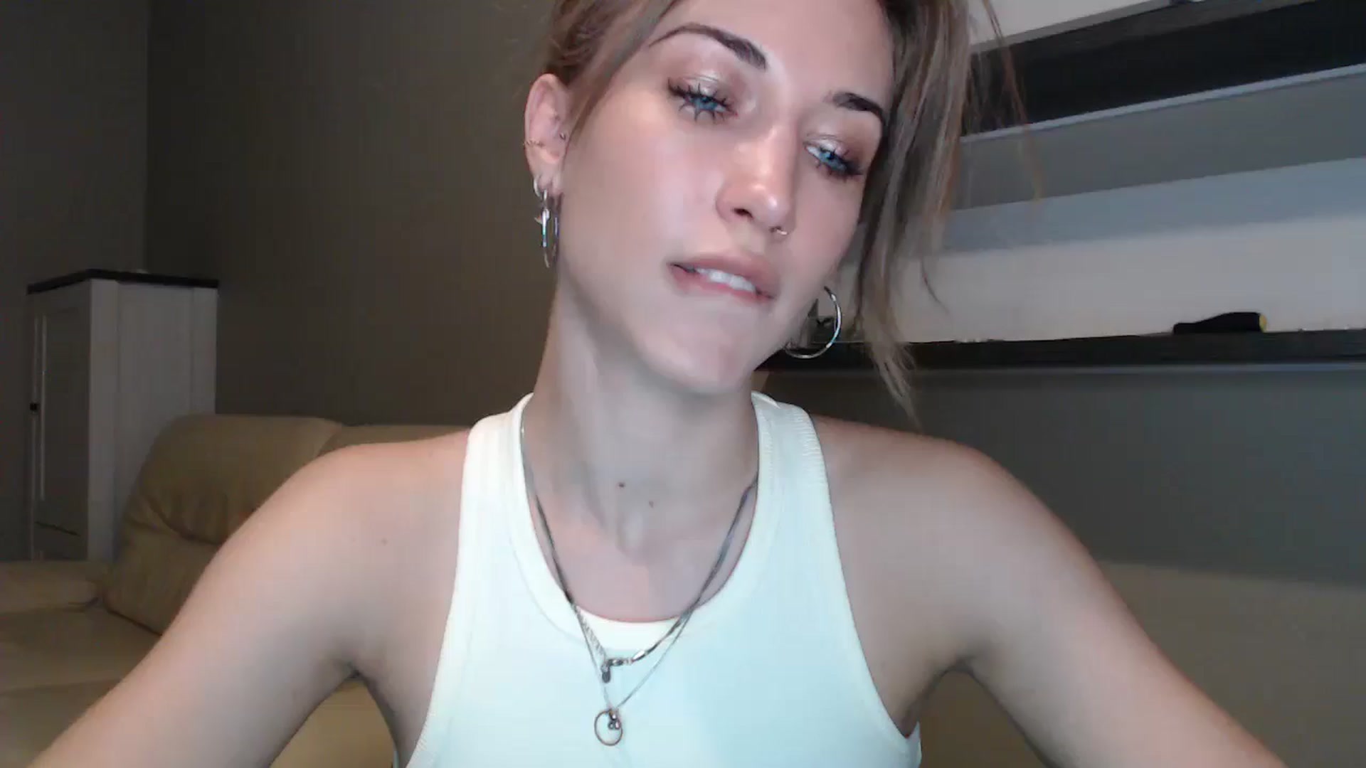 Gallery image thumbnail from GalaxyAnisia's myfreecams stream on, 08/17/2024, 21:05 image 1 of 20
