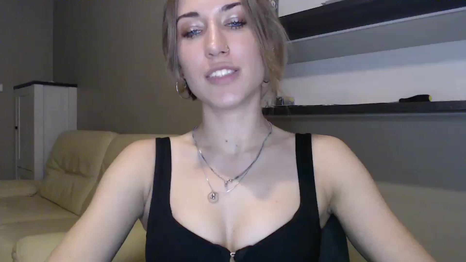 Gallery image thumbnail from GalaxyAnisia's myfreecams stream on, 08/17/2024, 23:21 image 14 of 20