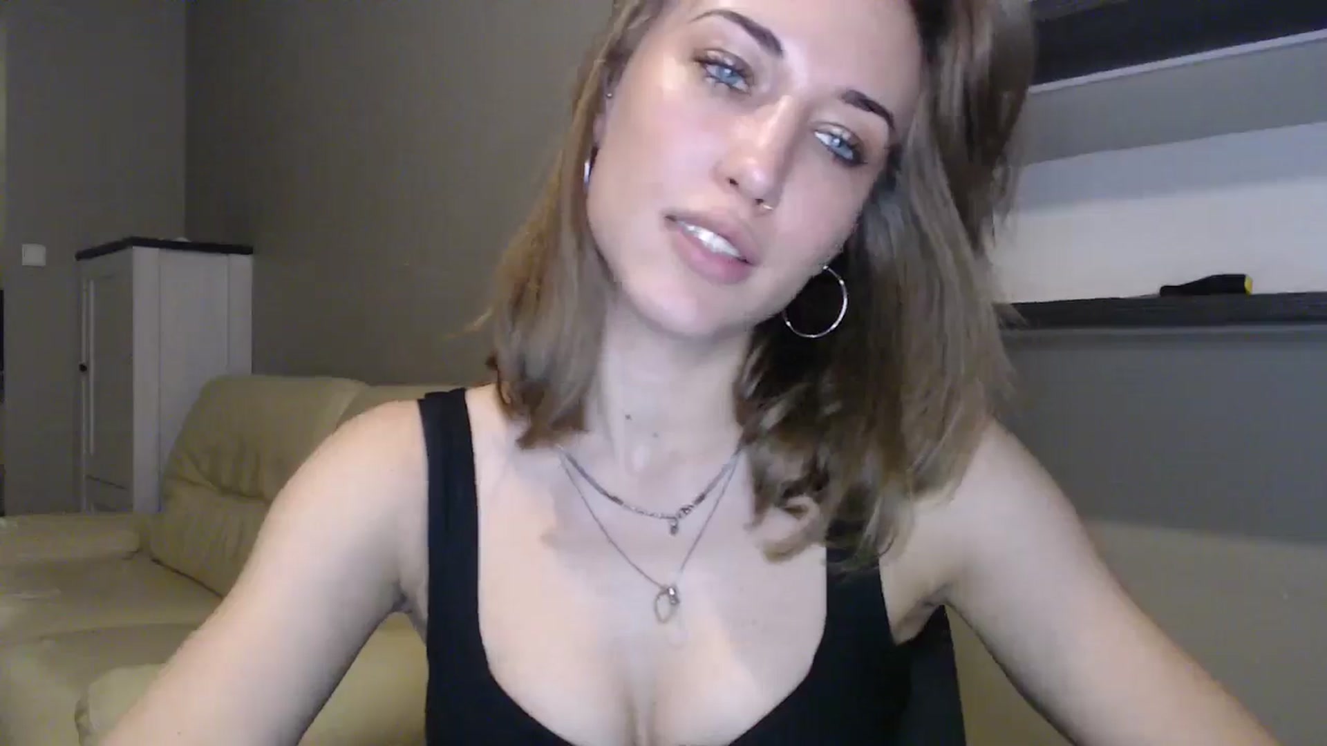 Gallery image thumbnail from GalaxyAnisia's myfreecams stream on, 08/17/2024, 23:21 image 7 of 20