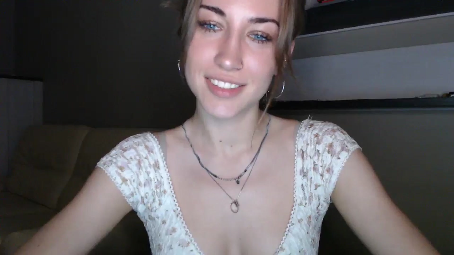 Gallery image thumbnail from GalaxyAnisia's myfreecams stream on, 08/20/2024, 21:58 image 2 of 20