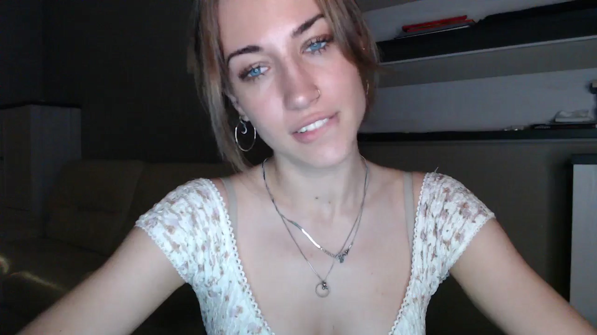 Gallery image thumbnail from GalaxyAnisia's myfreecams stream on, 08/20/2024, 22:52 image 6 of 20