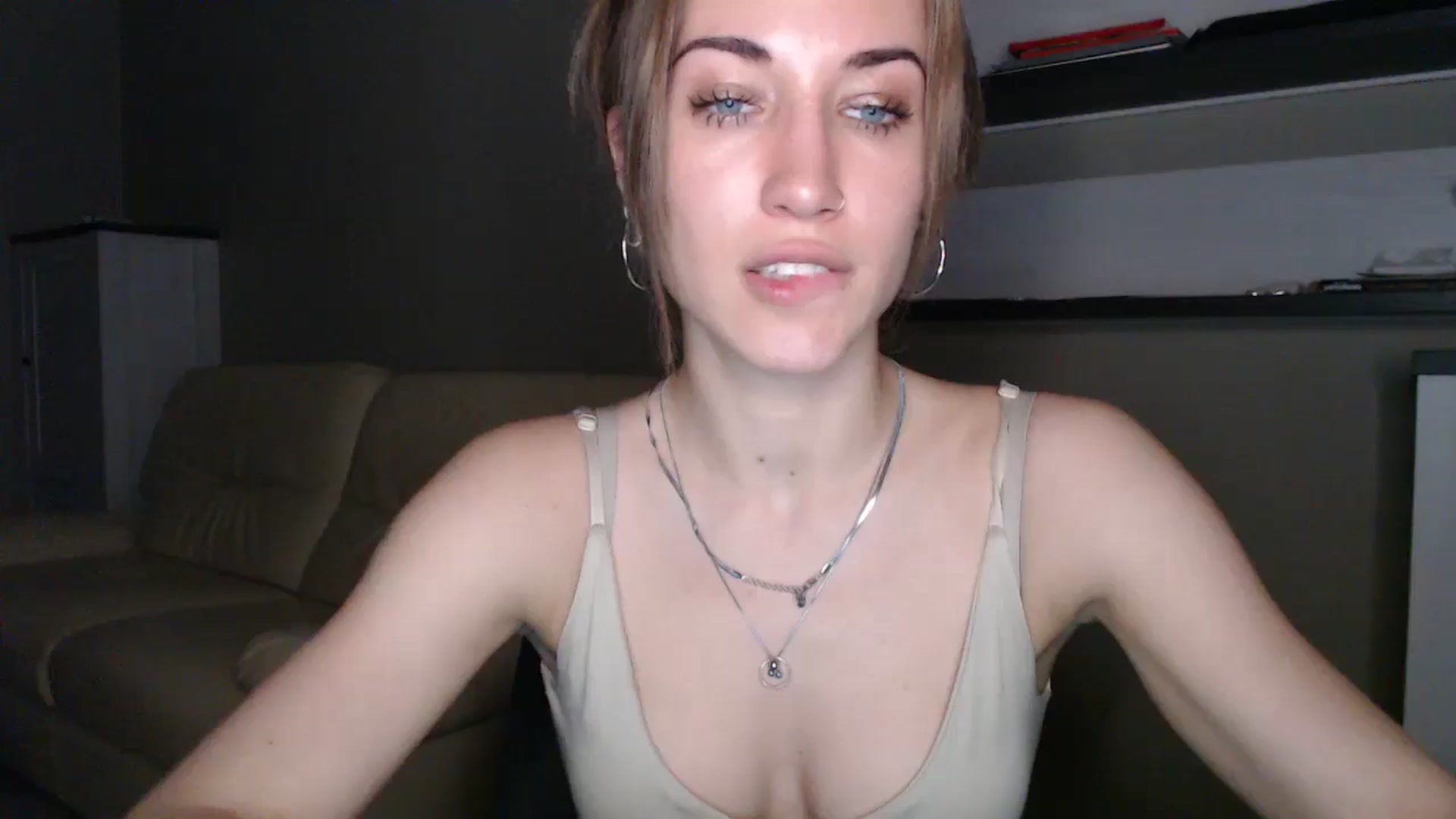 Gallery image thumbnail from GalaxyAnisia's myfreecams stream on, 08/21/2024, 19:13 image 14 of 20