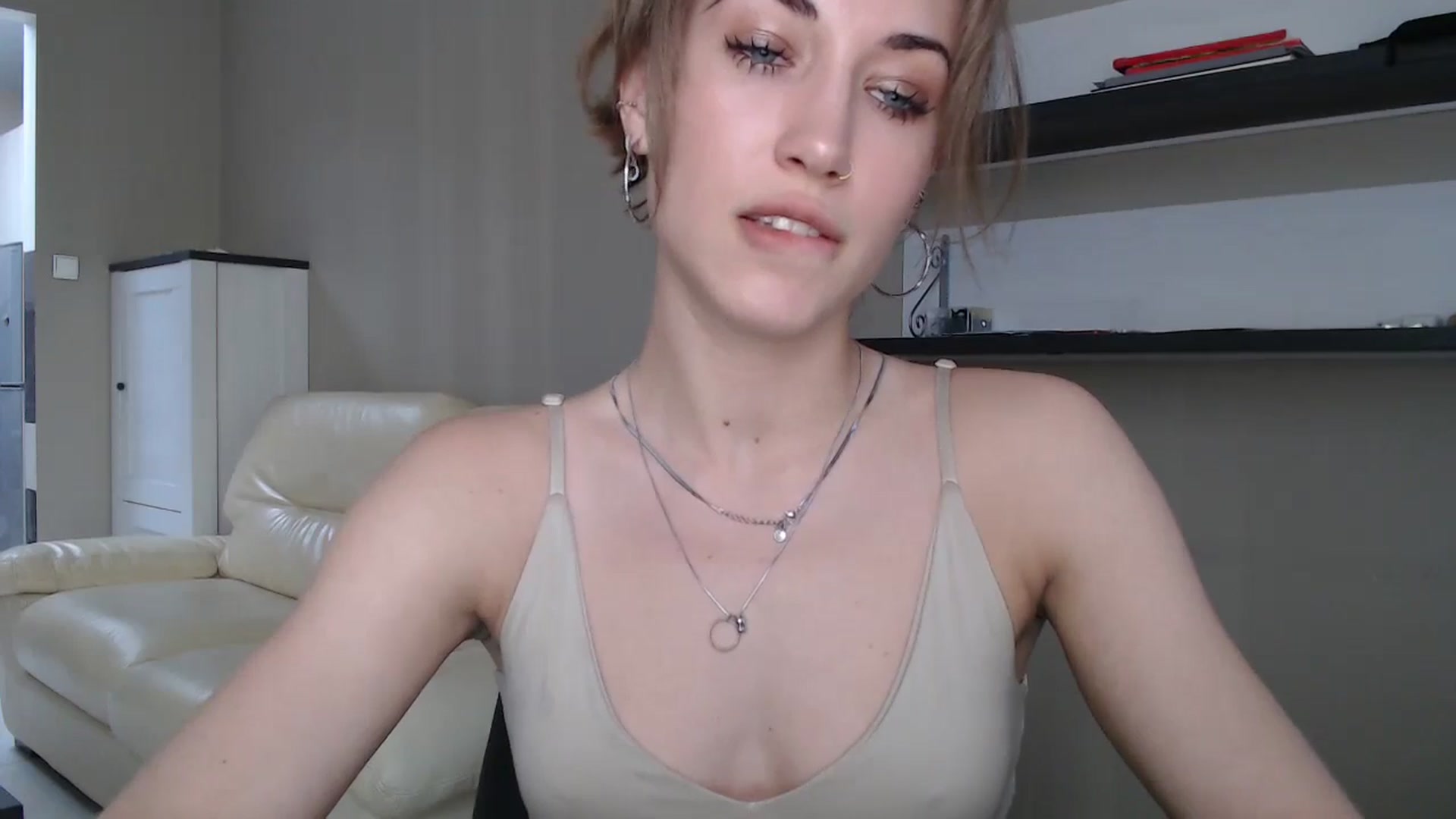 Gallery image thumbnail from GalaxyAnisia's myfreecams stream on, 08/22/2024, 17:03 image 2 of 20
