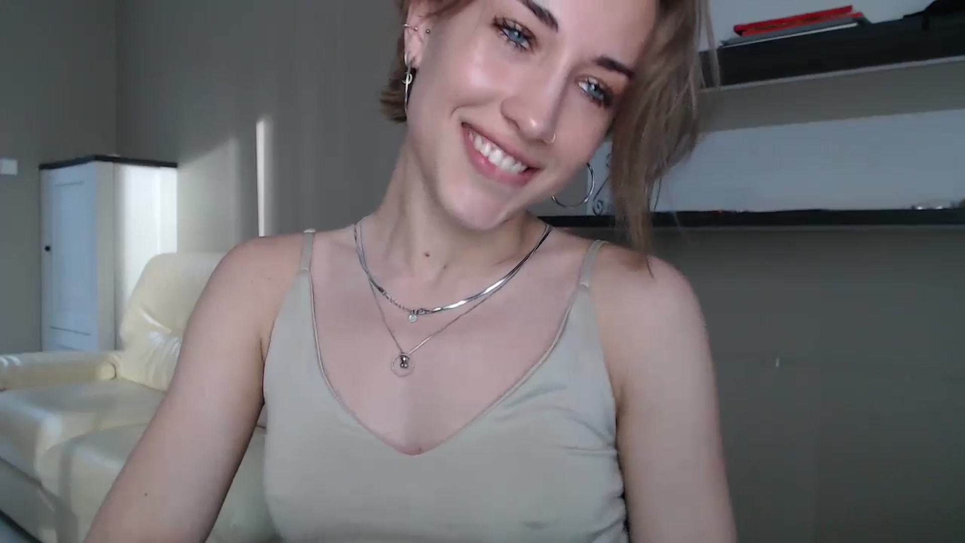 Gallery image thumbnail from GalaxyAnisia's myfreecams stream on, 08/22/2024, 17:03 image 14 of 20
