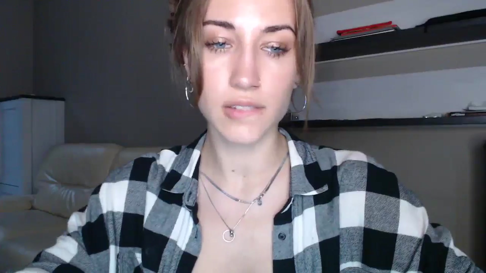 Gallery image thumbnail from GalaxyAnisia's myfreecams stream on, 08/22/2024, 18:15 image 7 of 20