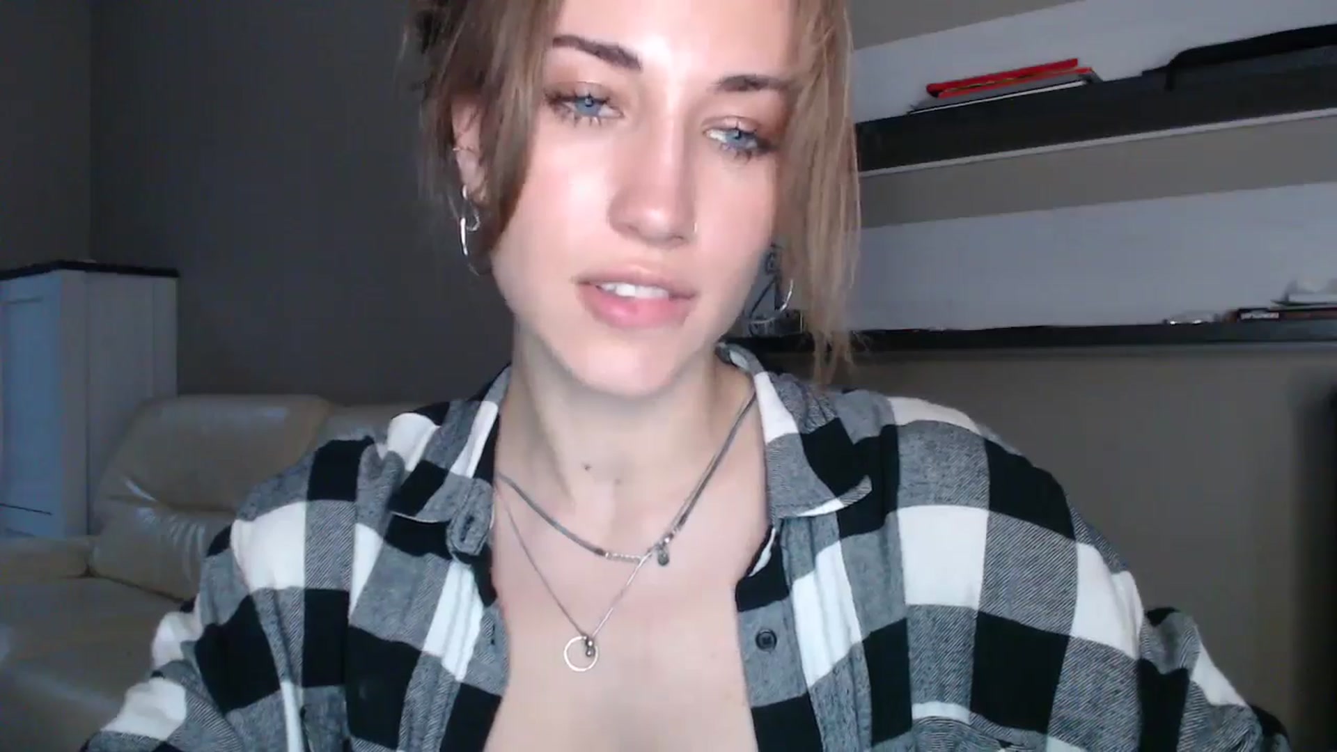 Gallery image thumbnail from GalaxyAnisia's myfreecams stream on, 08/22/2024, 18:15 image 6 of 20