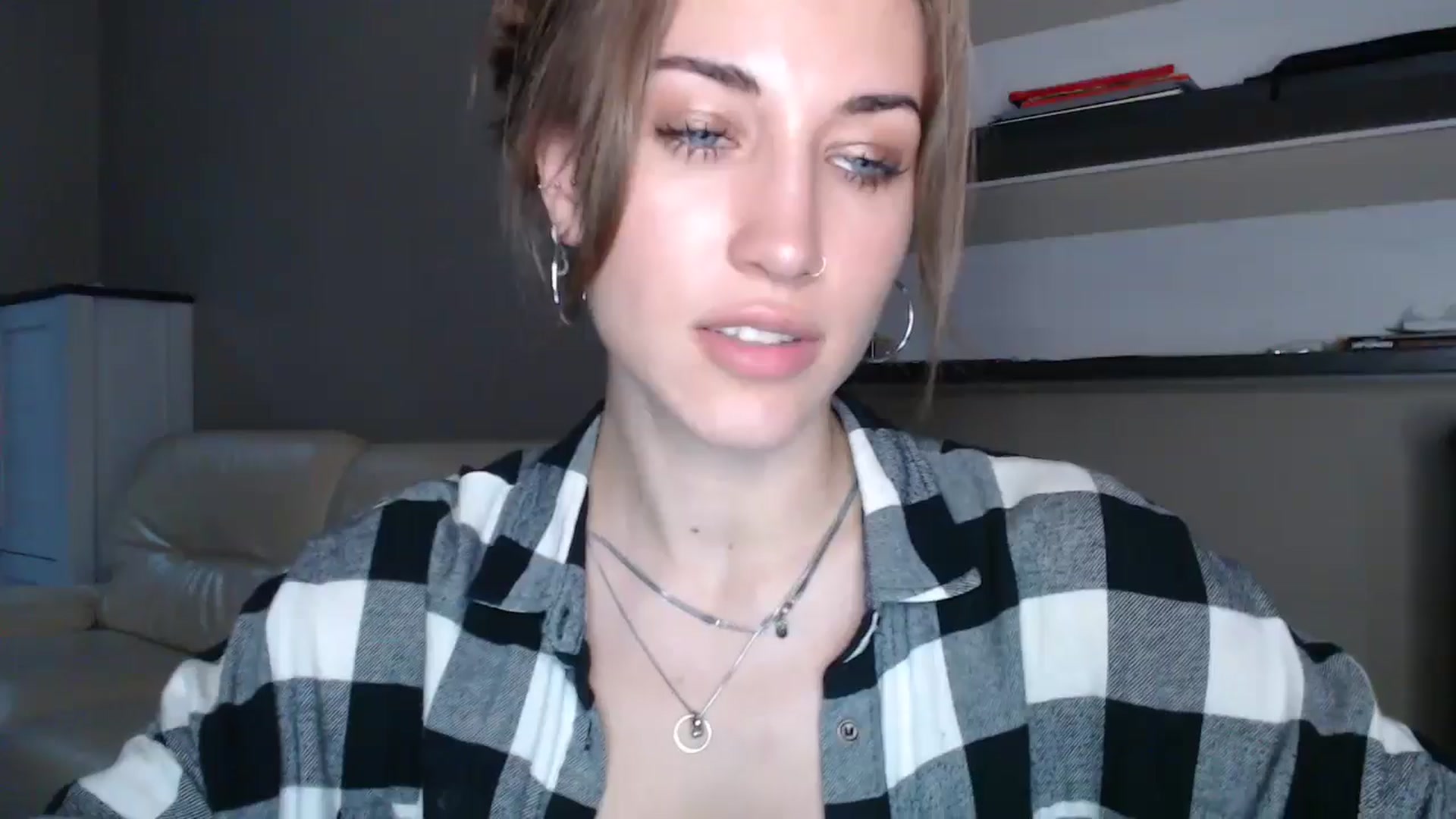 Gallery image thumbnail from GalaxyAnisia's myfreecams stream on, 08/22/2024, 18:15 image 8 of 20