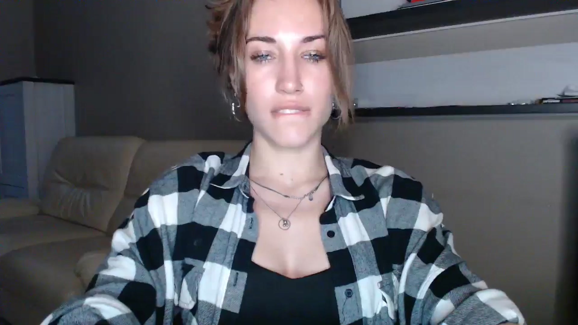Gallery image thumbnail from GalaxyAnisia's myfreecams stream on, 08/22/2024, 18:15 image 17 of 20