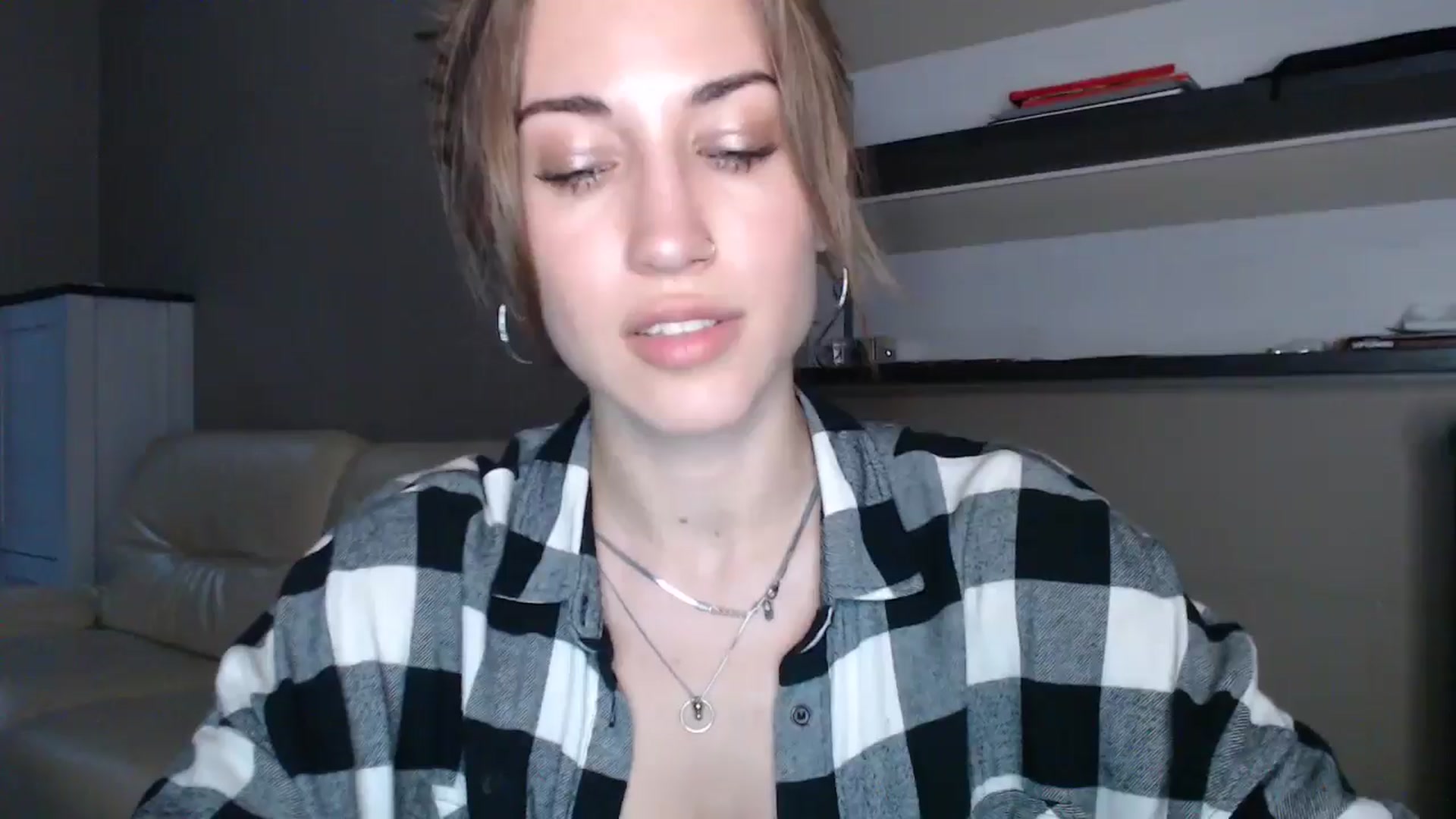 Gallery image thumbnail from GalaxyAnisia's myfreecams stream on, 08/22/2024, 18:15 image 11 of 20