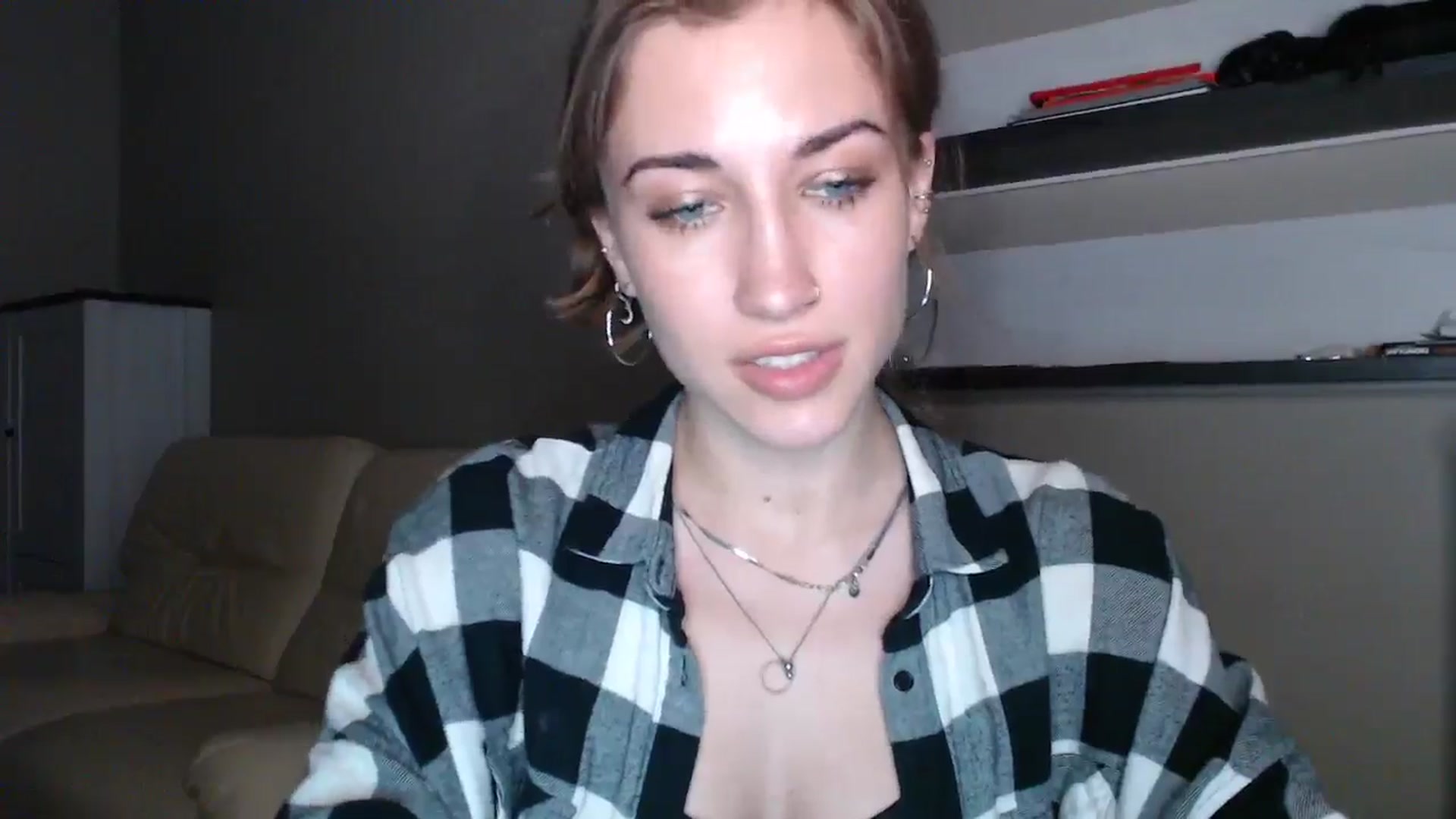 Gallery image thumbnail from GalaxyAnisia's myfreecams stream on, 08/22/2024, 18:58 image 4 of 20