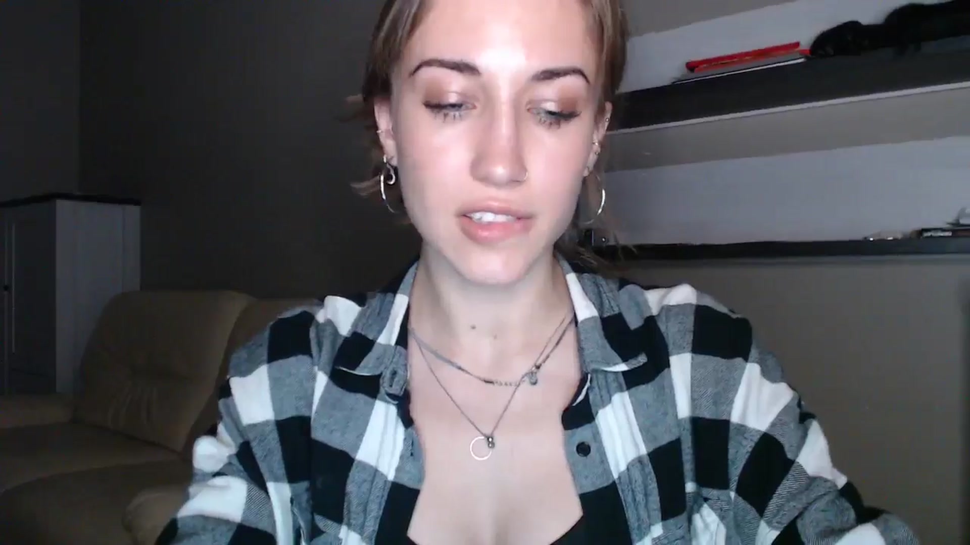Gallery image thumbnail from GalaxyAnisia's myfreecams stream on, 08/22/2024, 18:58 image 2 of 20