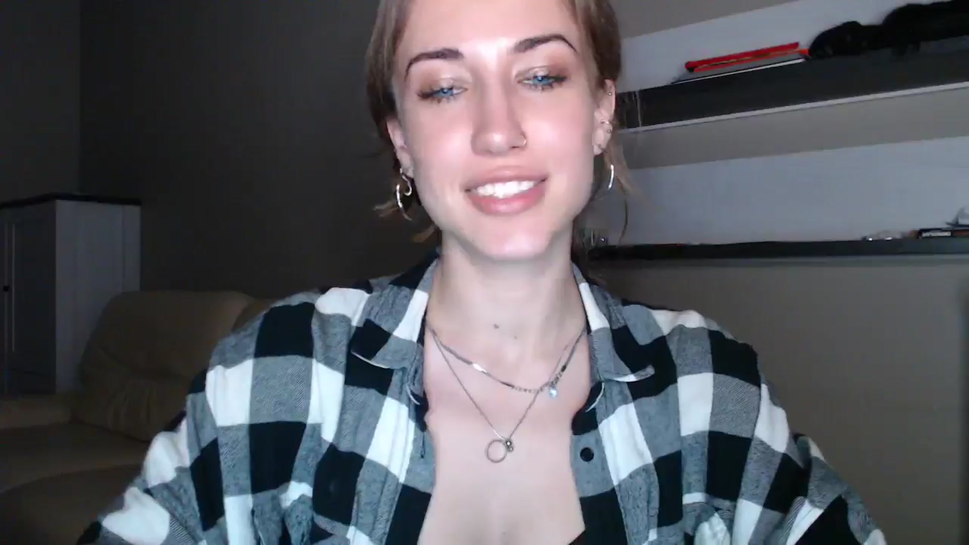 Gallery image thumbnail from GalaxyAnisia's myfreecams stream on, 08/22/2024, 18:58 image 3 of 20
