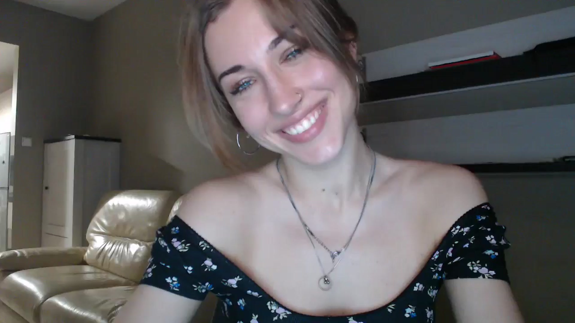 Gallery image thumbnail from GalaxyAnisia's myfreecams stream on, 08/23/2024, 19:19 image 18 of 20