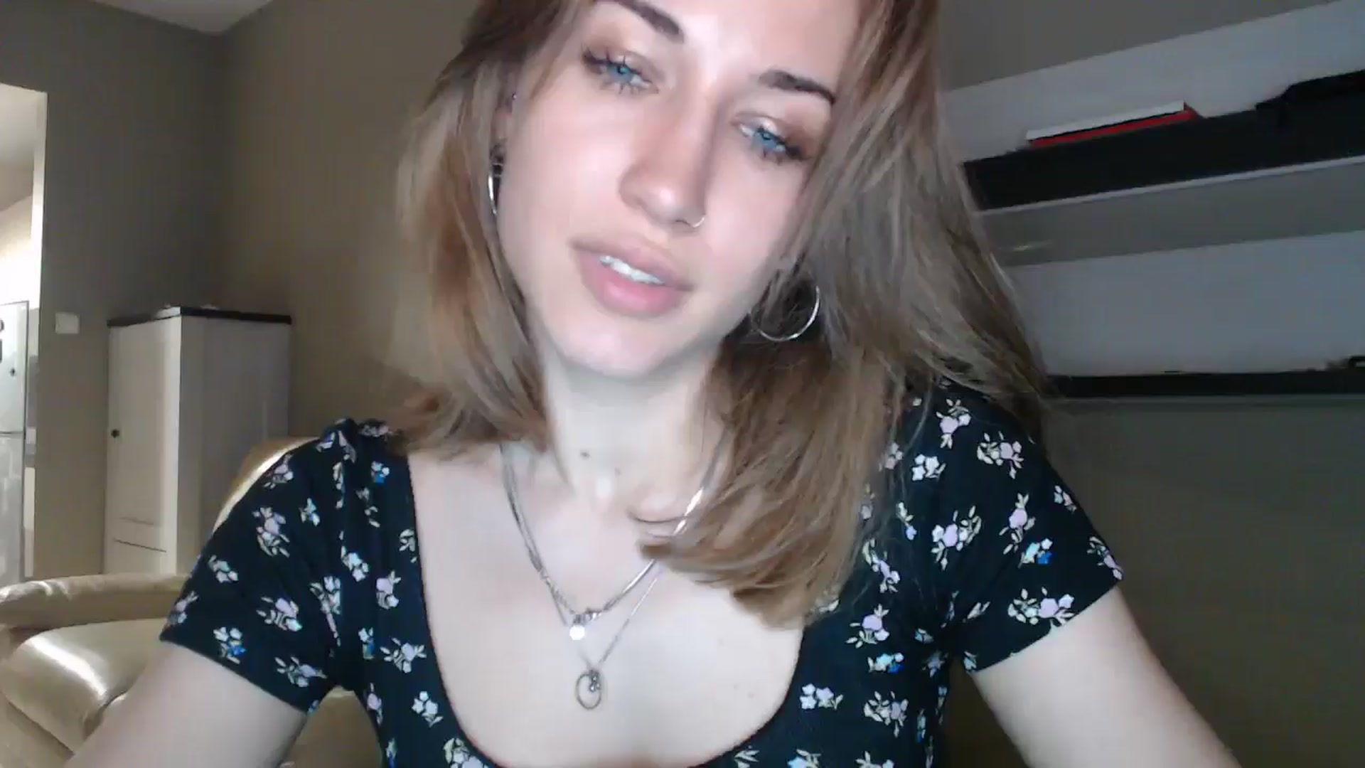 Gallery image thumbnail from GalaxyAnisia's myfreecams stream on, 08/23/2024, 20:02 image 7 of 20