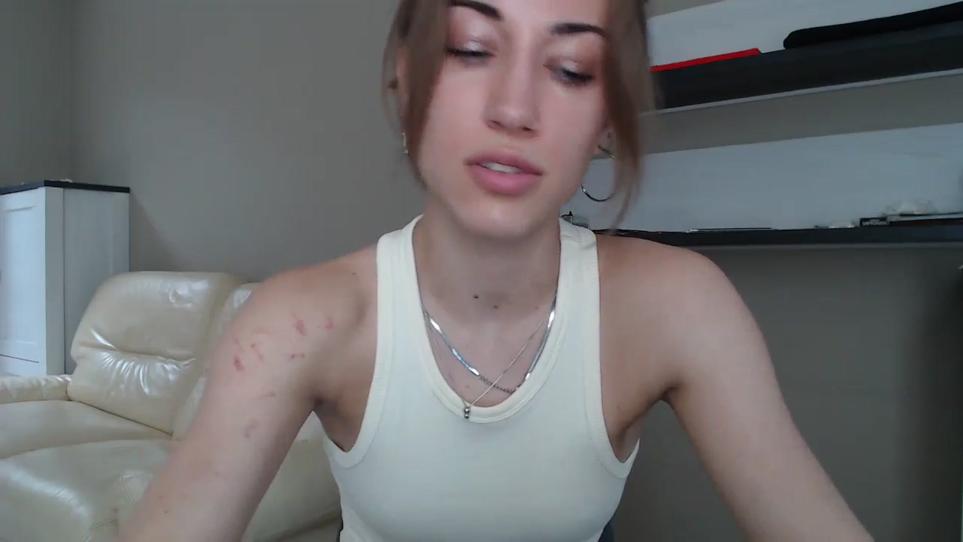 Gallery image thumbnail from GalaxyAnisia's myfreecams stream on, 08/25/2024, 13:01 image 19 of 20