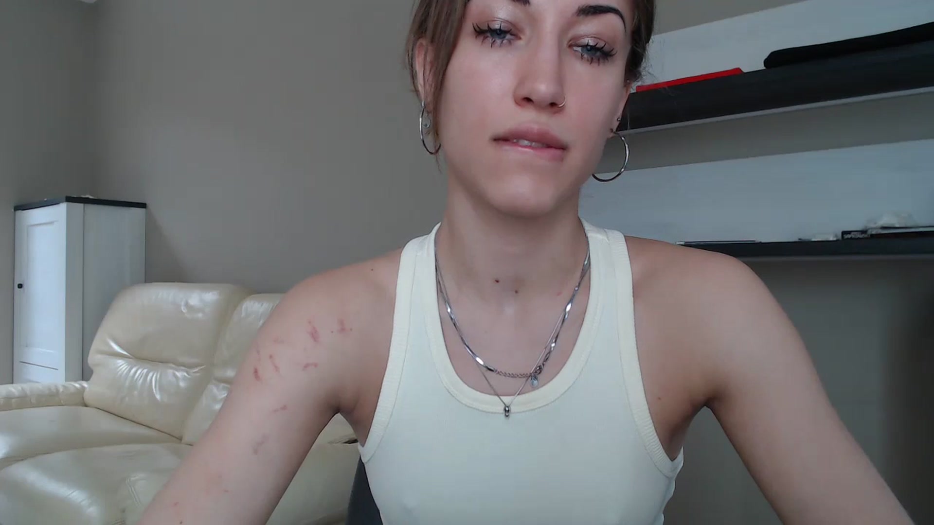 Gallery image thumbnail from GalaxyAnisia's myfreecams stream on, 08/25/2024, 13:01 image 5 of 20