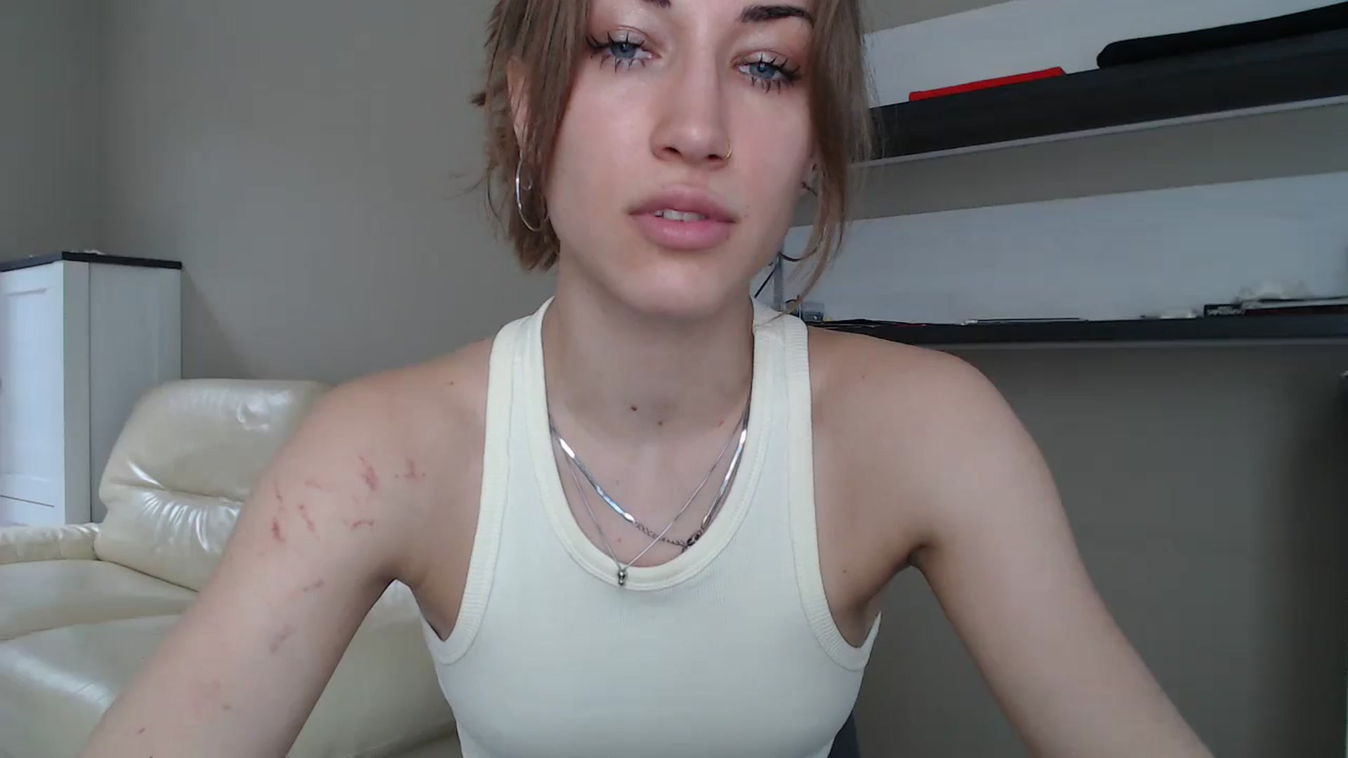 Gallery image thumbnail from GalaxyAnisia's myfreecams stream on, 08/25/2024, 13:01 image 17 of 20
