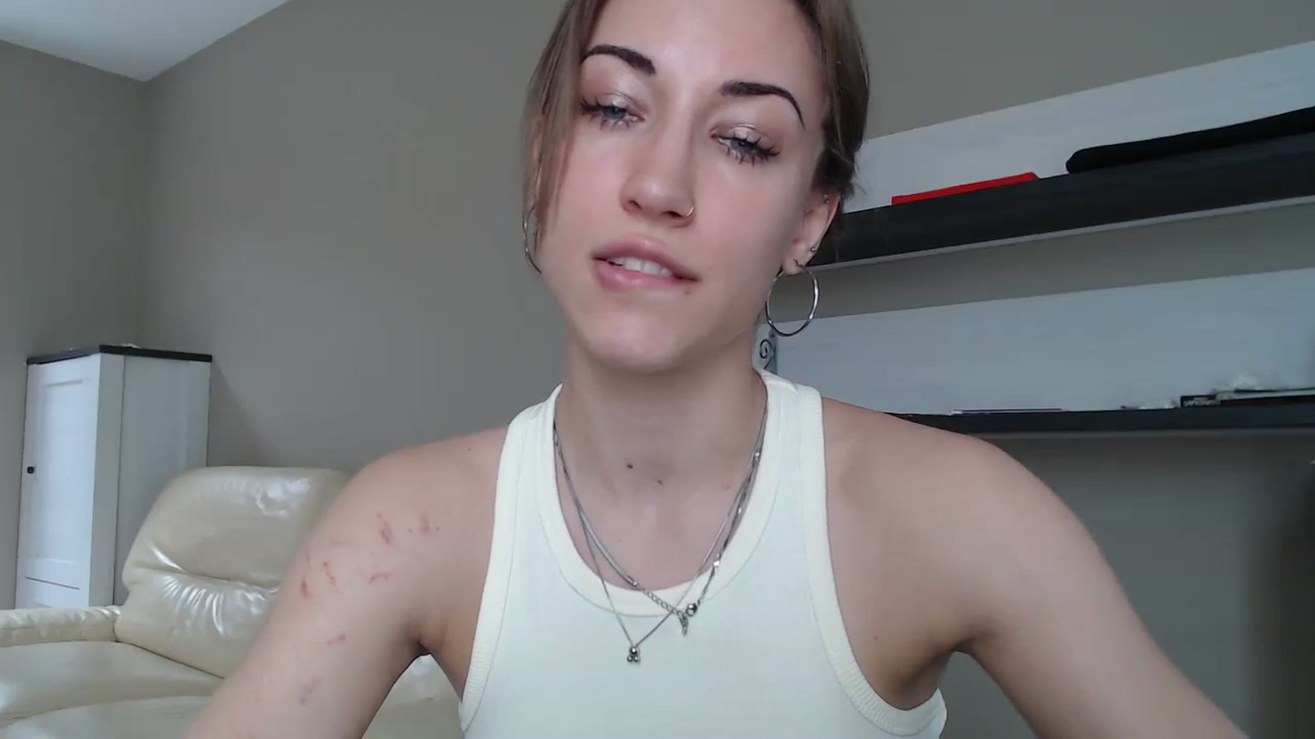 Gallery image thumbnail from GalaxyAnisia's myfreecams stream on, 08/25/2024, 13:01 image 4 of 20