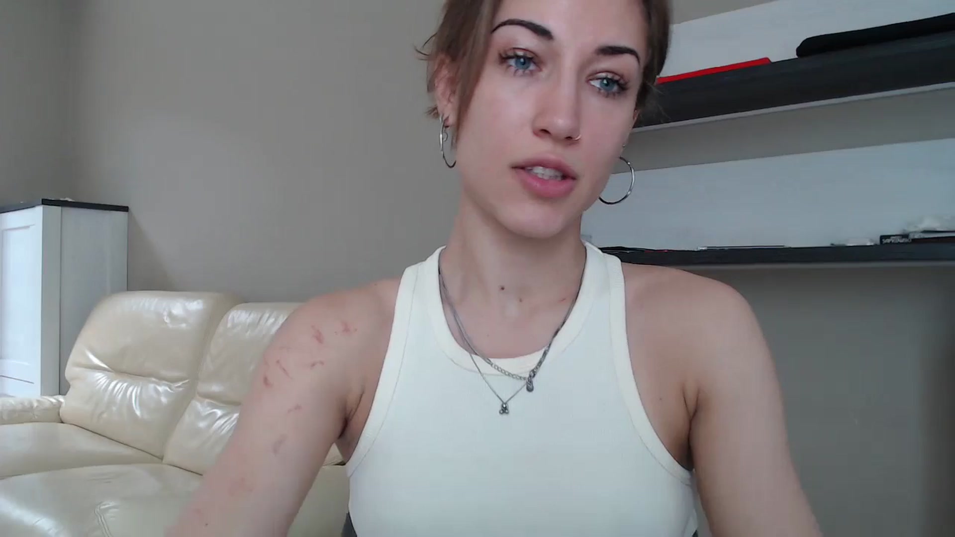 Gallery image thumbnail from GalaxyAnisia's myfreecams stream on, 08/25/2024, 13:01 image 3 of 20