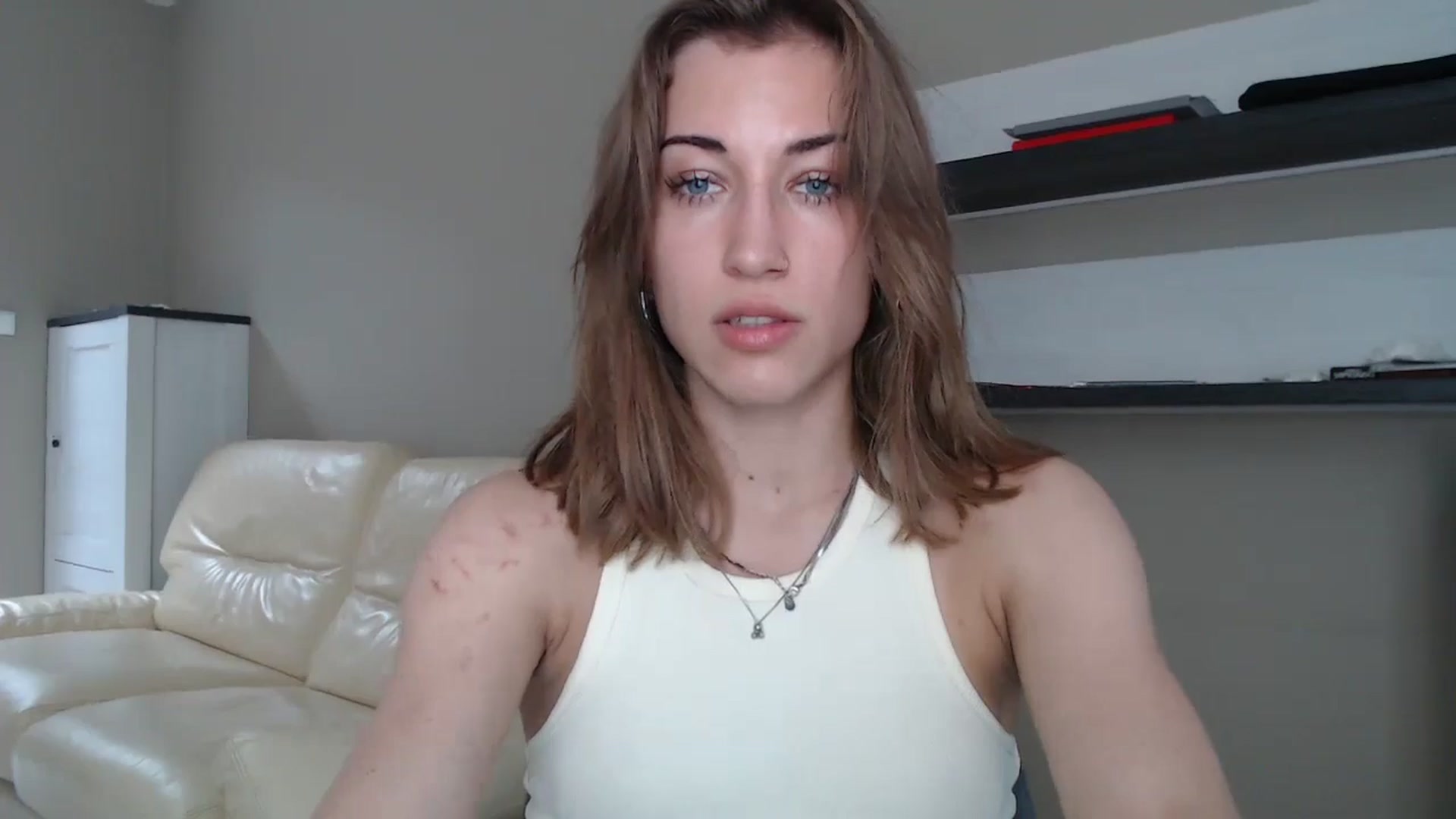 Gallery image thumbnail from GalaxyAnisia's myfreecams stream on, 08/25/2024, 14:04 image 5 of 20