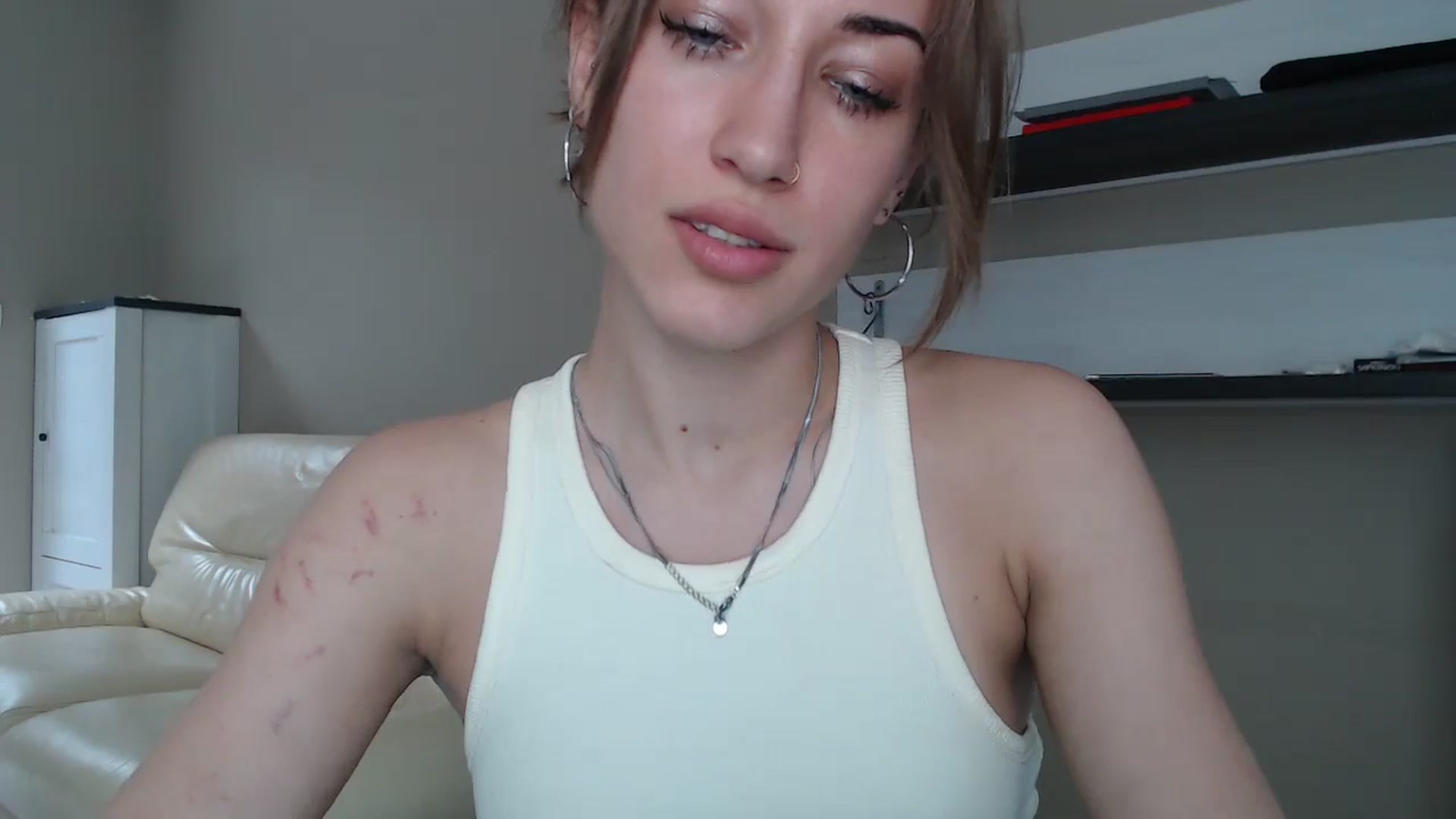 Gallery image thumbnail from GalaxyAnisia's myfreecams stream on, 08/25/2024, 14:04 image 15 of 20
