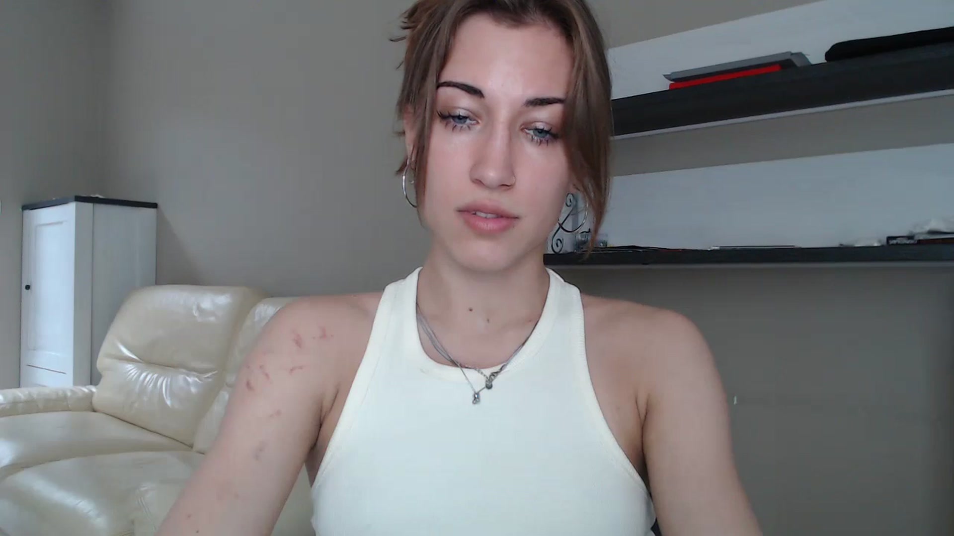 Gallery image thumbnail from GalaxyAnisia's myfreecams stream on, 08/25/2024, 14:04 image 14 of 20