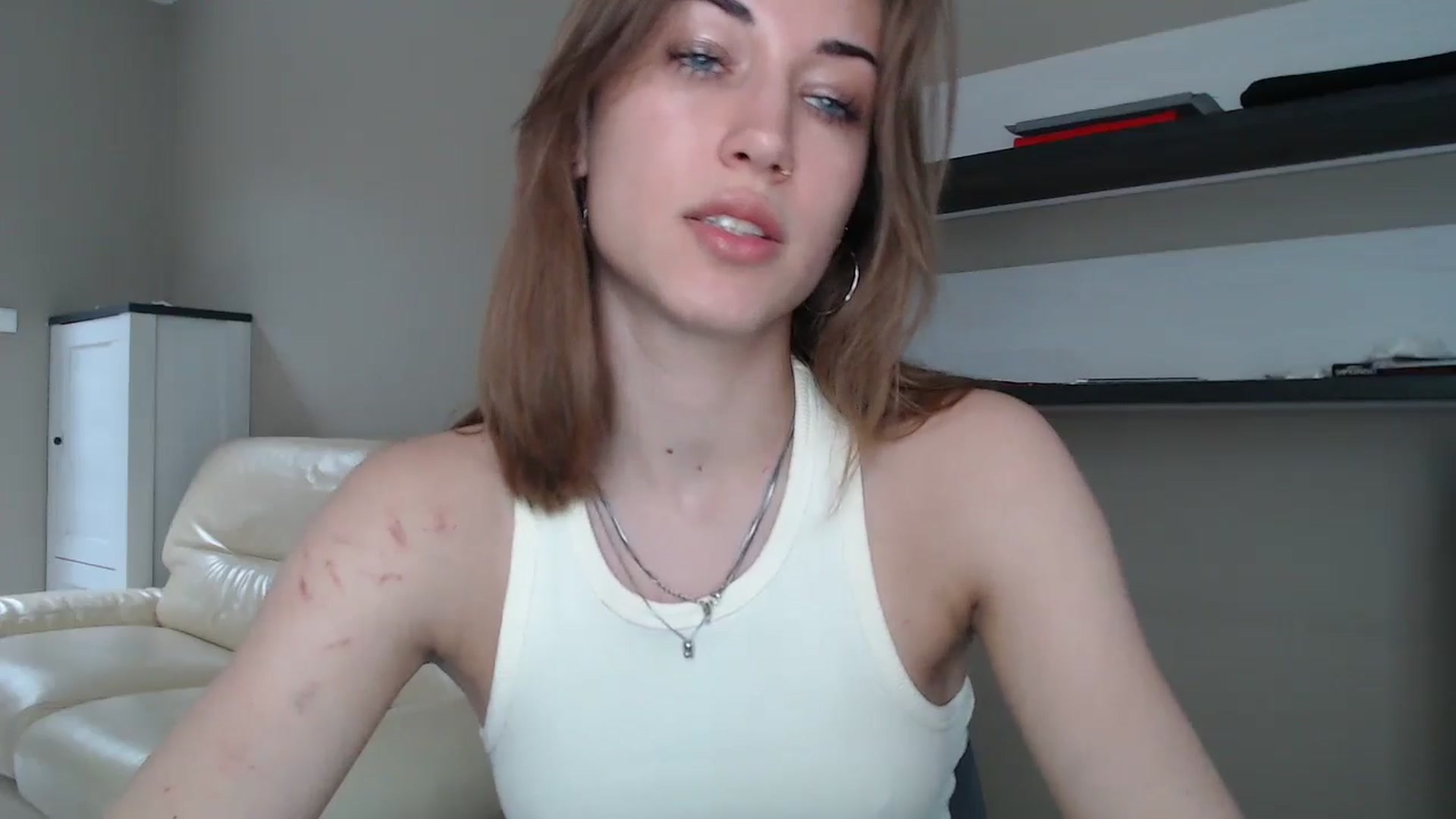 Gallery image thumbnail from GalaxyAnisia's myfreecams stream on, 08/25/2024, 14:04 image 3 of 20