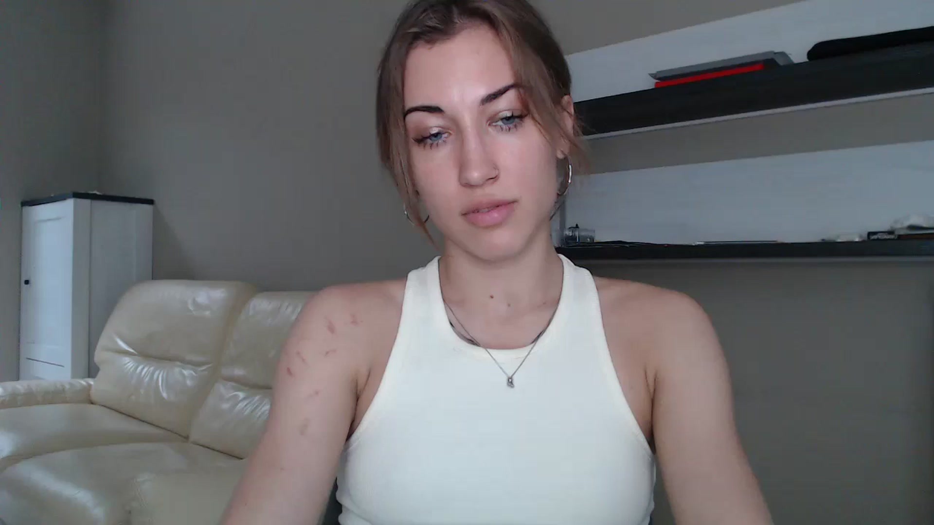 Gallery image thumbnail from GalaxyAnisia's myfreecams stream on, 08/25/2024, 14:32 image 15 of 20