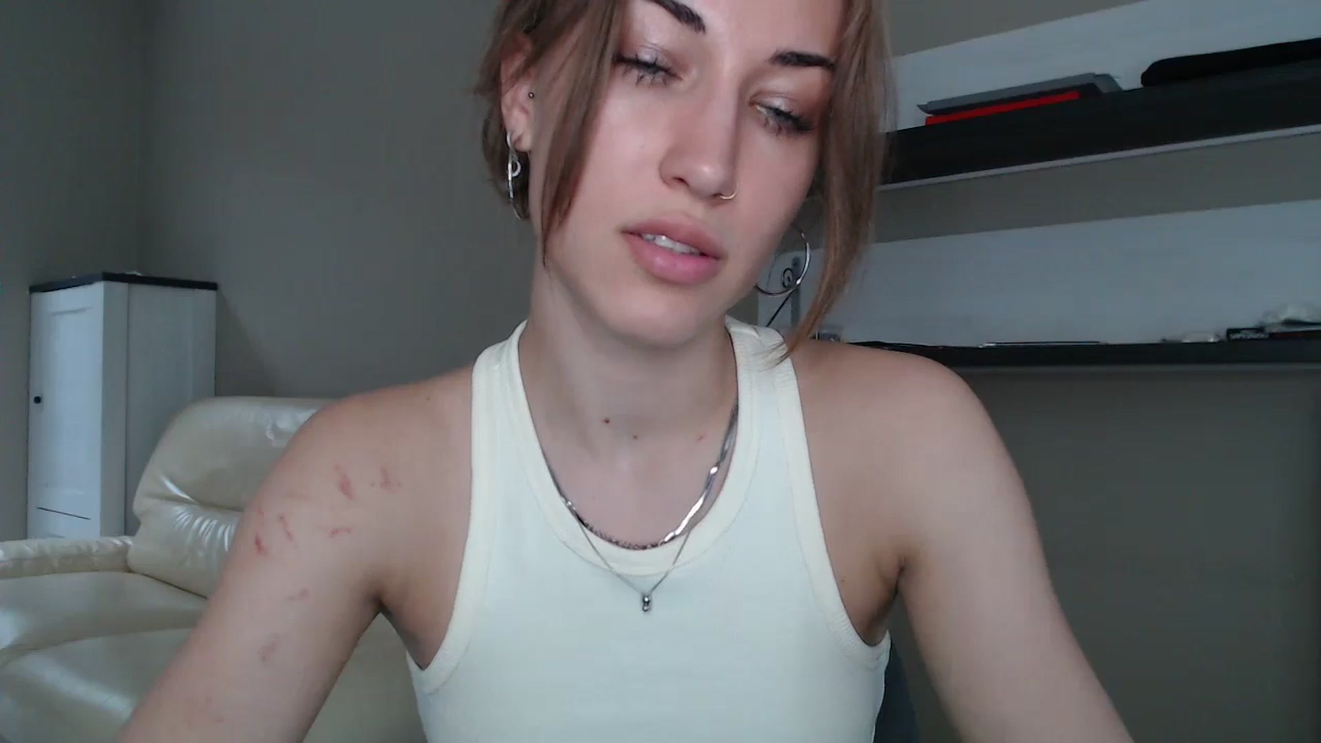Gallery image thumbnail from GalaxyAnisia's myfreecams stream on, 08/25/2024, 14:32 image 9 of 20