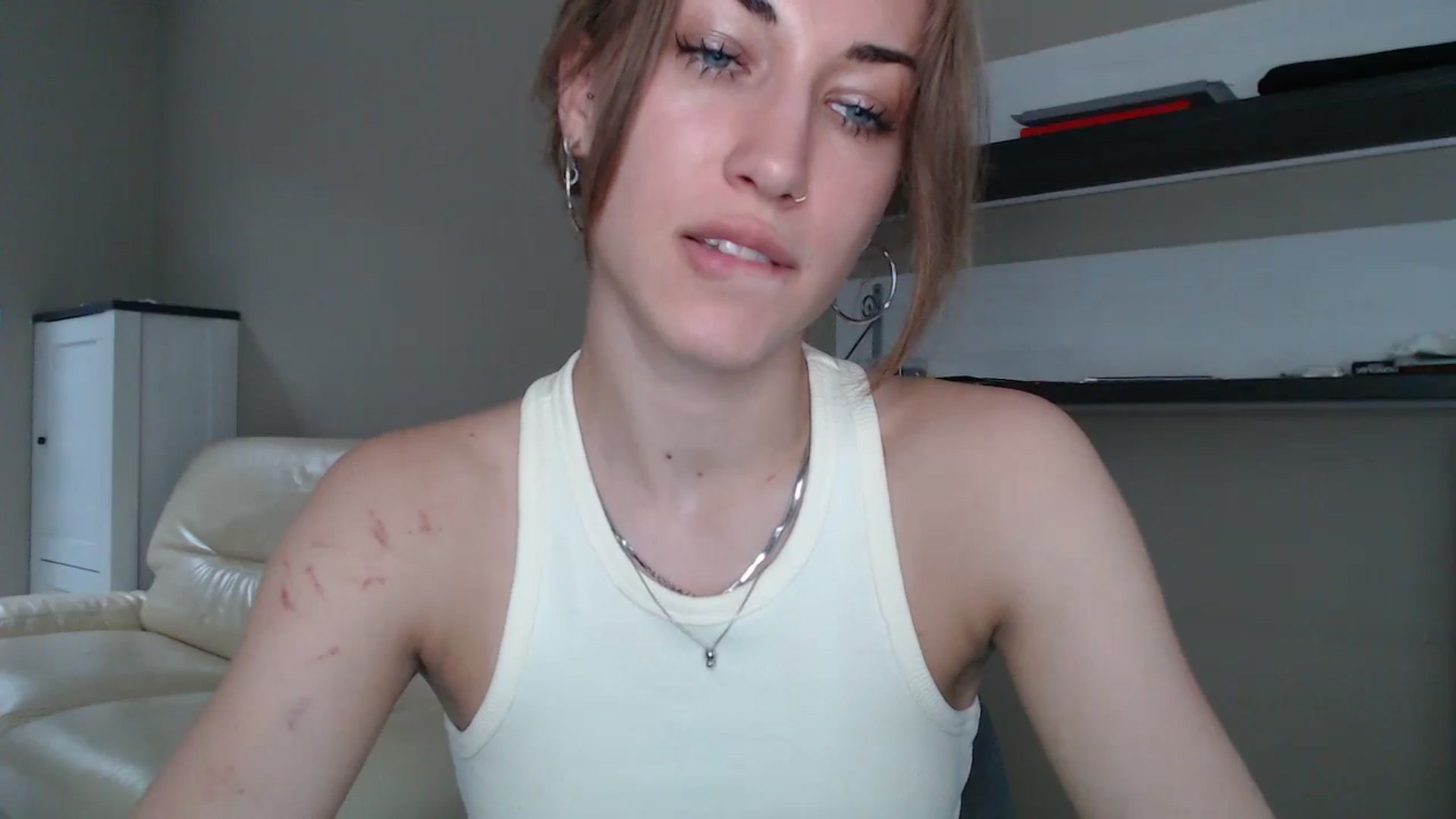 Gallery image thumbnail from GalaxyAnisia's myfreecams stream on, 08/25/2024, 14:32 image 10 of 20