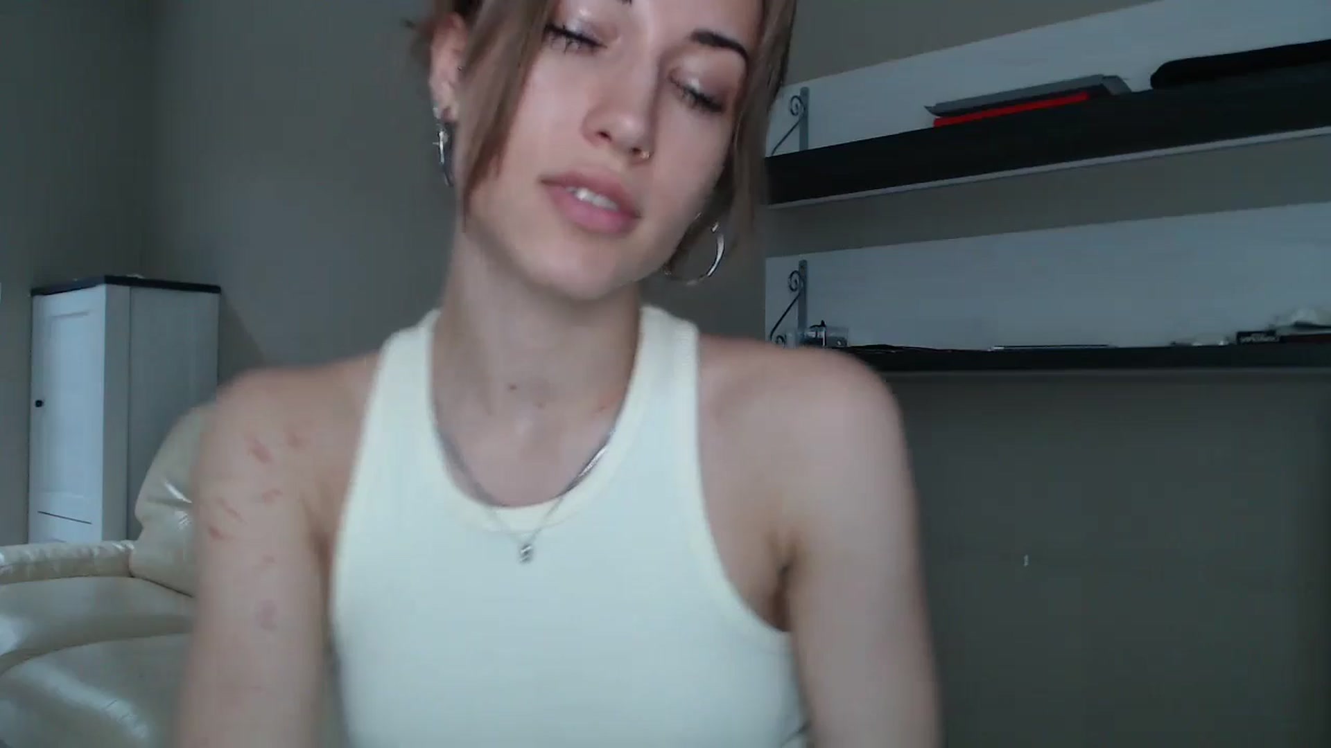 Gallery image thumbnail from GalaxyAnisia's myfreecams stream on, 08/25/2024, 14:32 image 18 of 20