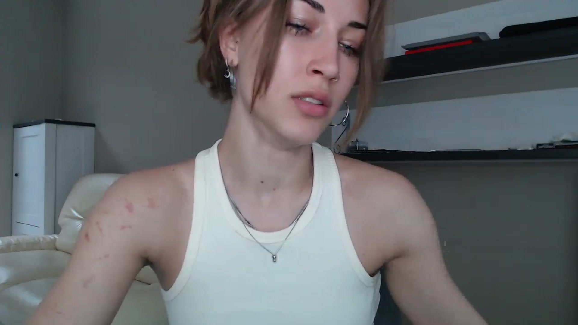 Gallery image thumbnail from GalaxyAnisia's myfreecams stream on, 08/25/2024, 14:32 image 6 of 20
