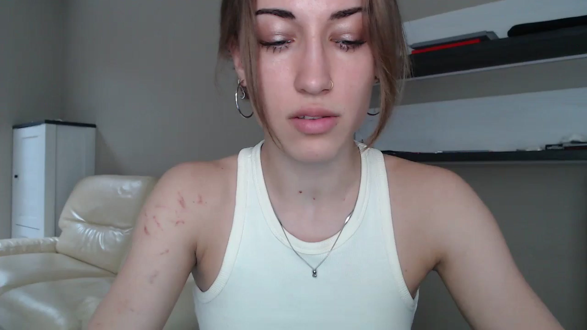 Gallery image thumbnail from GalaxyAnisia's myfreecams stream on, 08/25/2024, 14:32 image 2 of 20