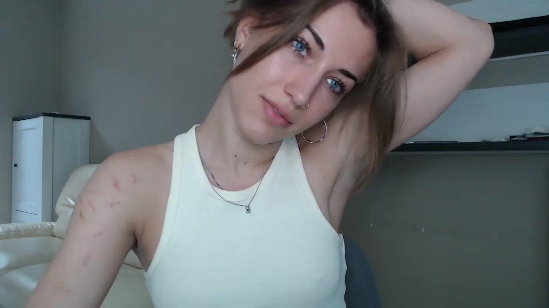 Gallery image thumbnail from GalaxyAnisia's myfreecams stream on, 08/25/2024, 14:32 image 3 of 20