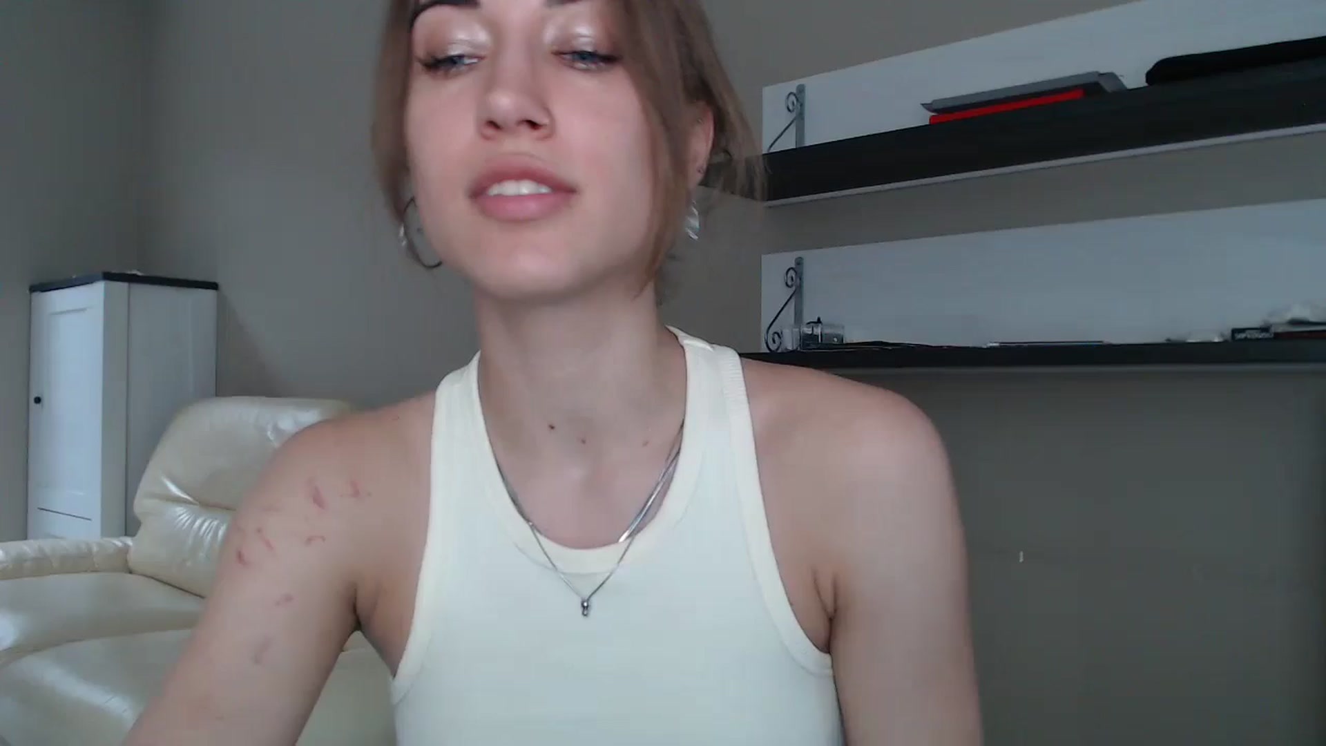 Gallery image thumbnail from GalaxyAnisia's myfreecams stream on, 08/25/2024, 14:32 image 4 of 20